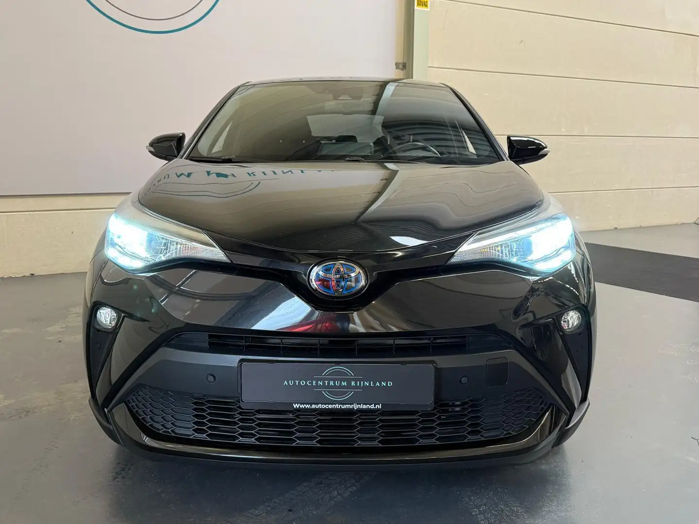 Toyota C-HR 1.8 Hybrid Team D 1 Jaar Bovag Garantie Zwart - 2