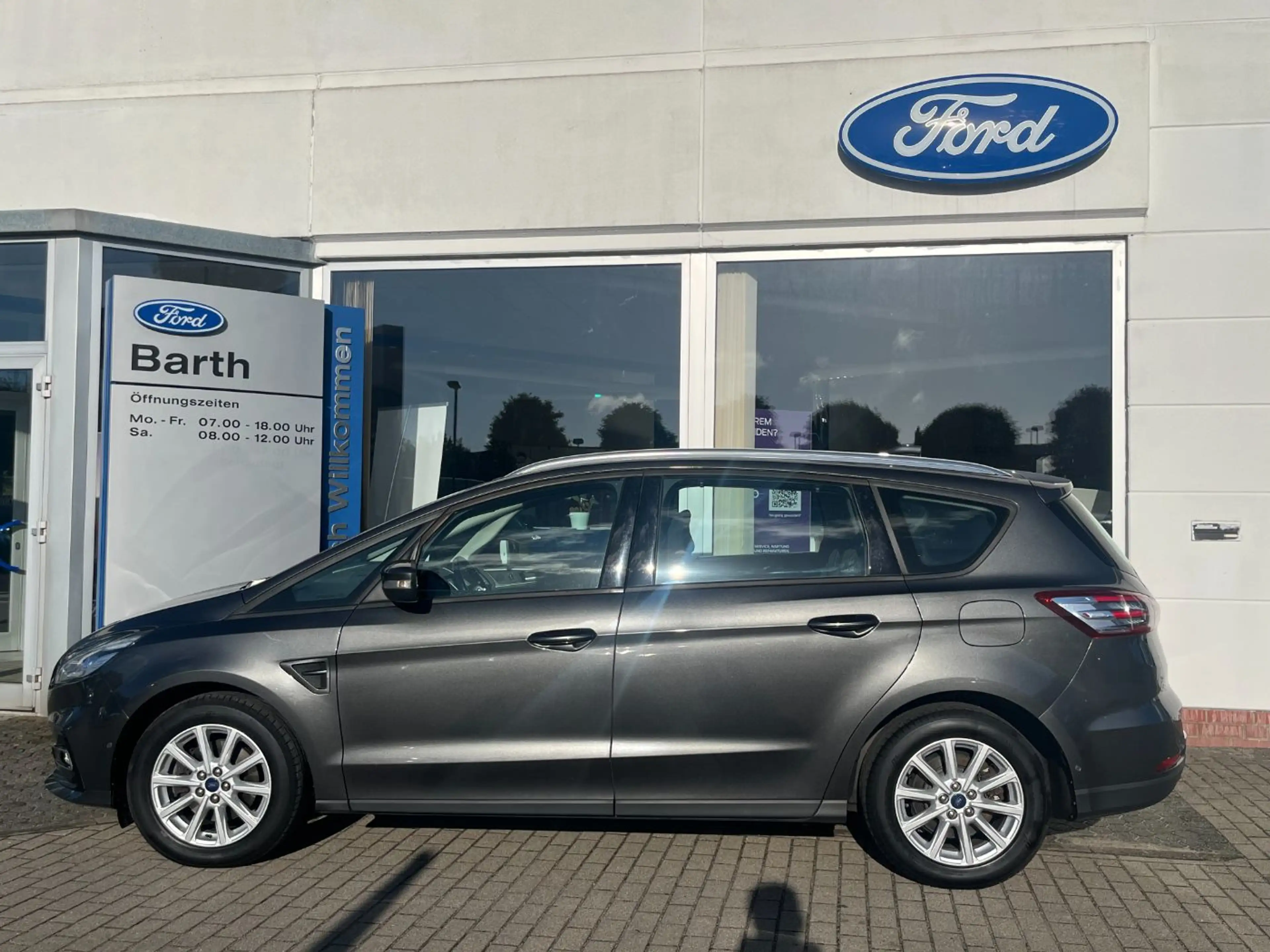 Ford S-Max 2.0 EcoBlue Edition AHK ACC 8fach bereift — photo 2