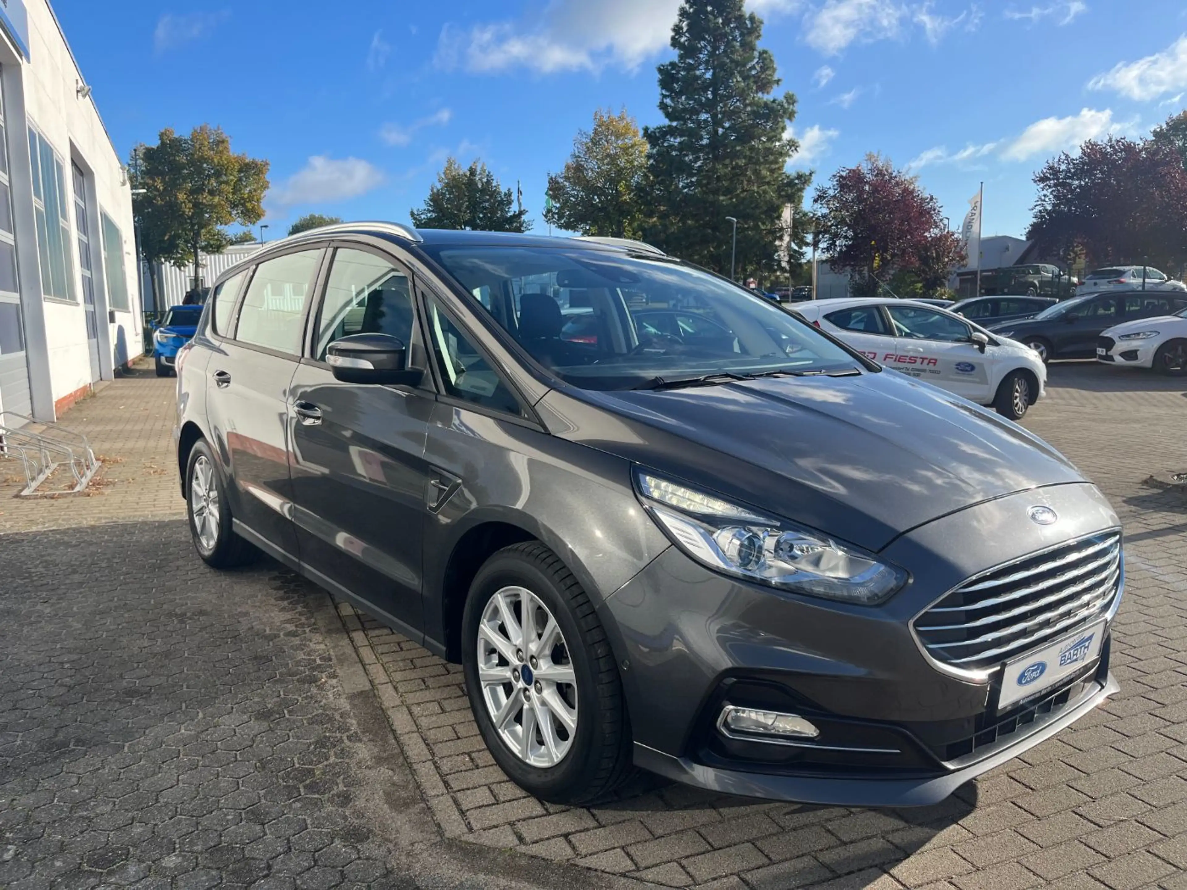 Ford S-Max 2.0 EcoBlue Edition AHK ACC 8fach bereift — photo 4
