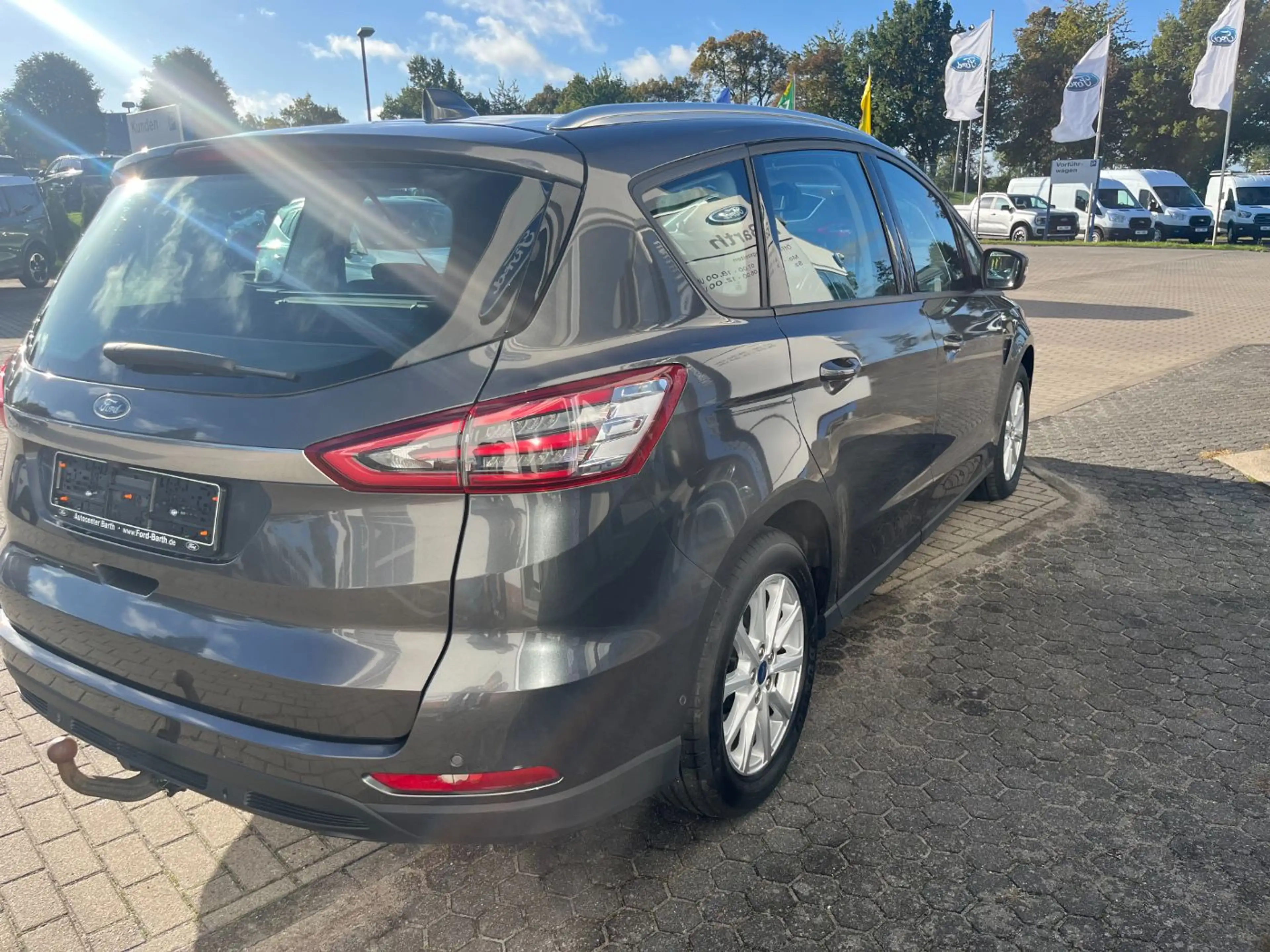 Ford S-Max 2.0 EcoBlue Edition AHK ACC 8fach bereift — photo 5