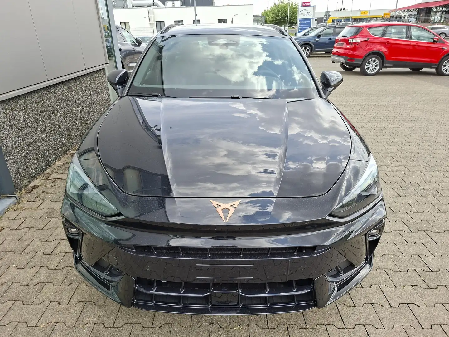 CUPRA Leon Sportstourer Basis 1.5 eTSI 150PS DSG (AUTOMATI... Schwarz - 2
