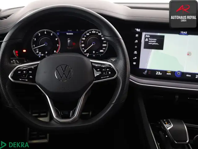 Volkswagen Touareg view 10