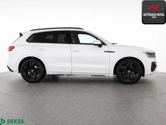 Volkswagen Touareg view 6