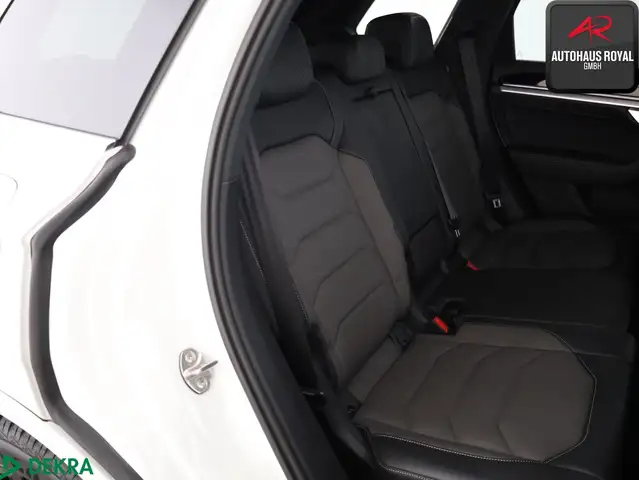 Volkswagen Touareg view 13