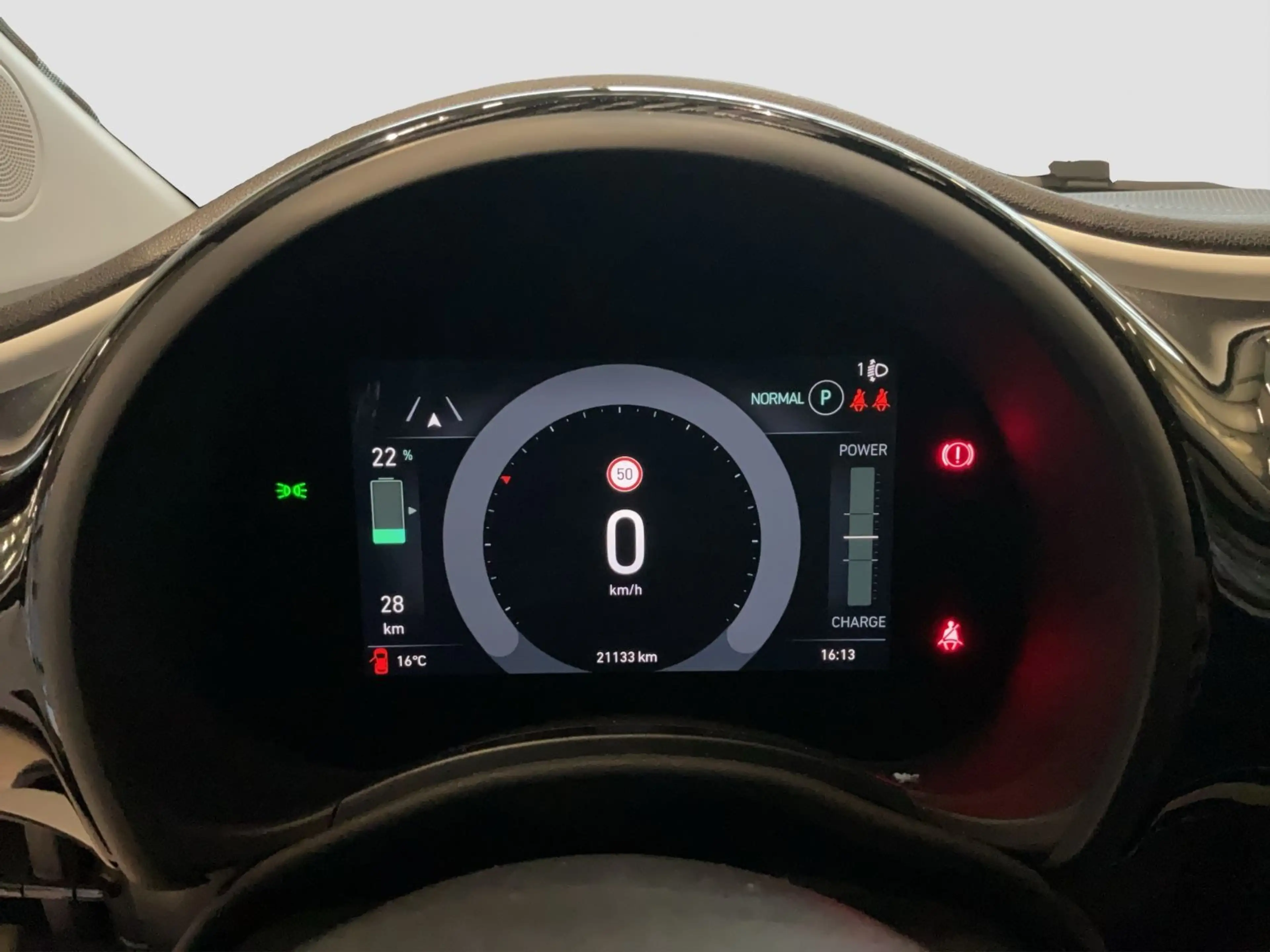 Fiat 500e Action + Ganzjahresreifen — photo 11