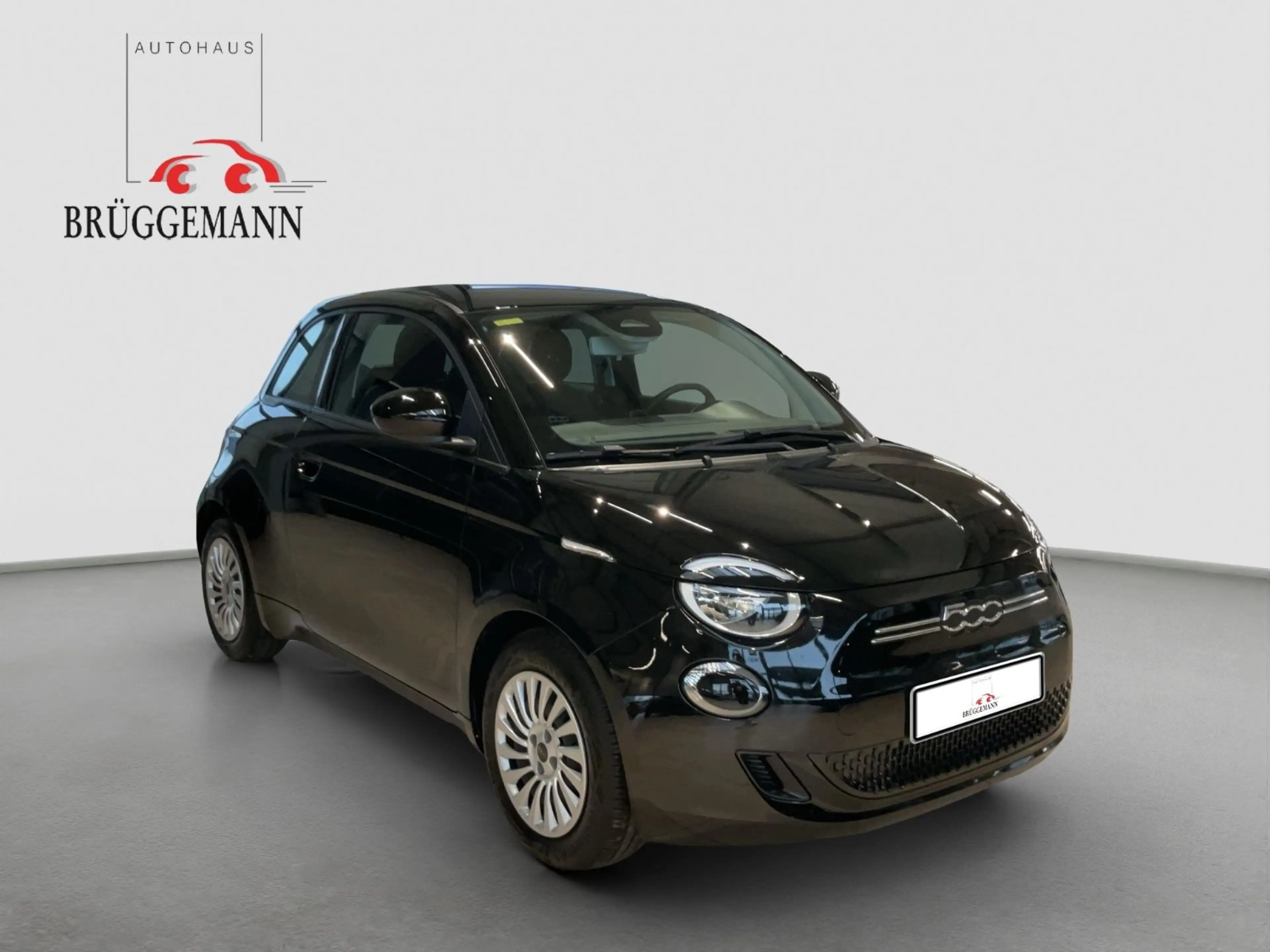 Fiat 500e Action + Ganzjahresreifen — photo 8