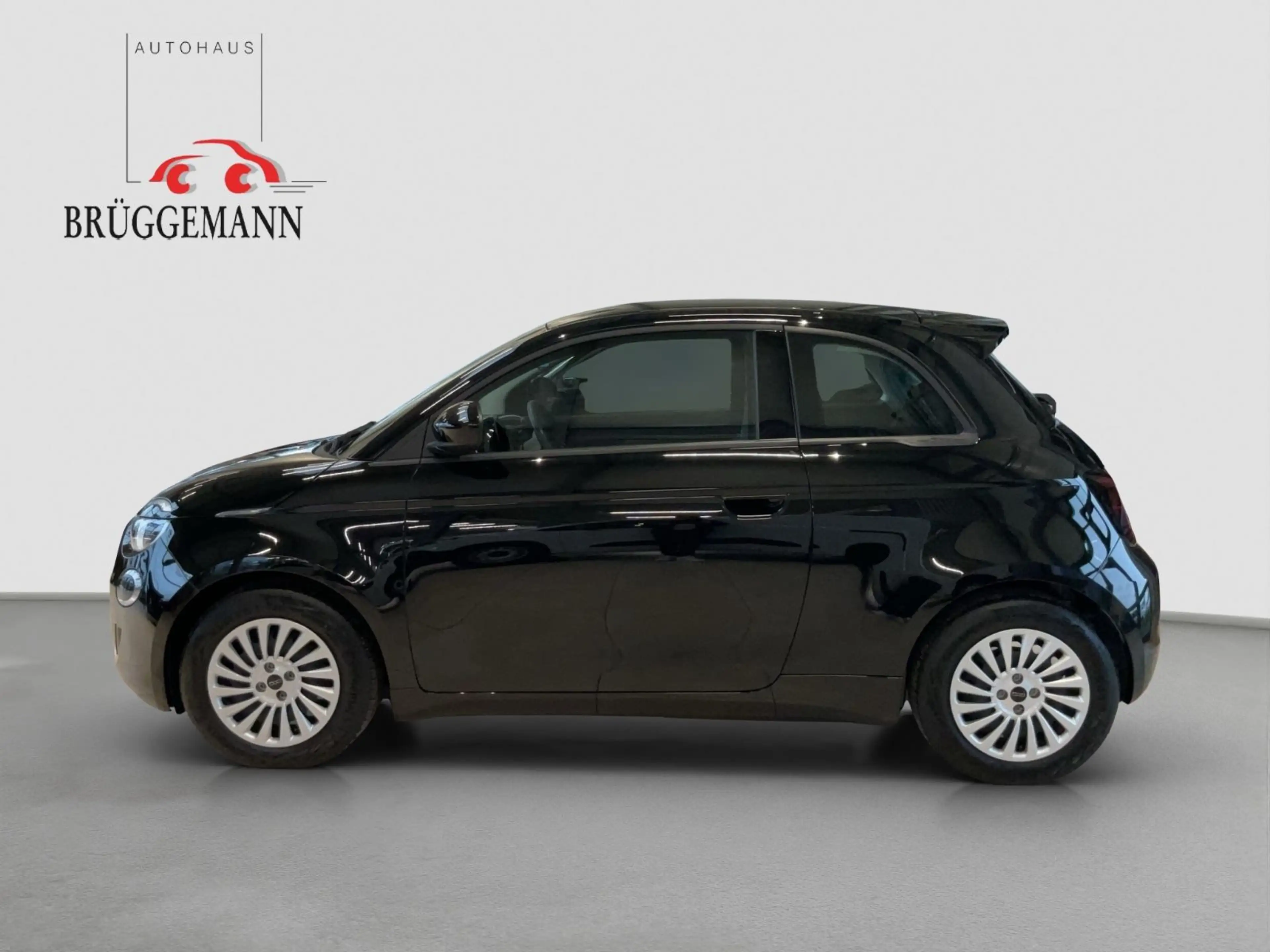 Fiat 500e Action + Ganzjahresreifen — photo 3