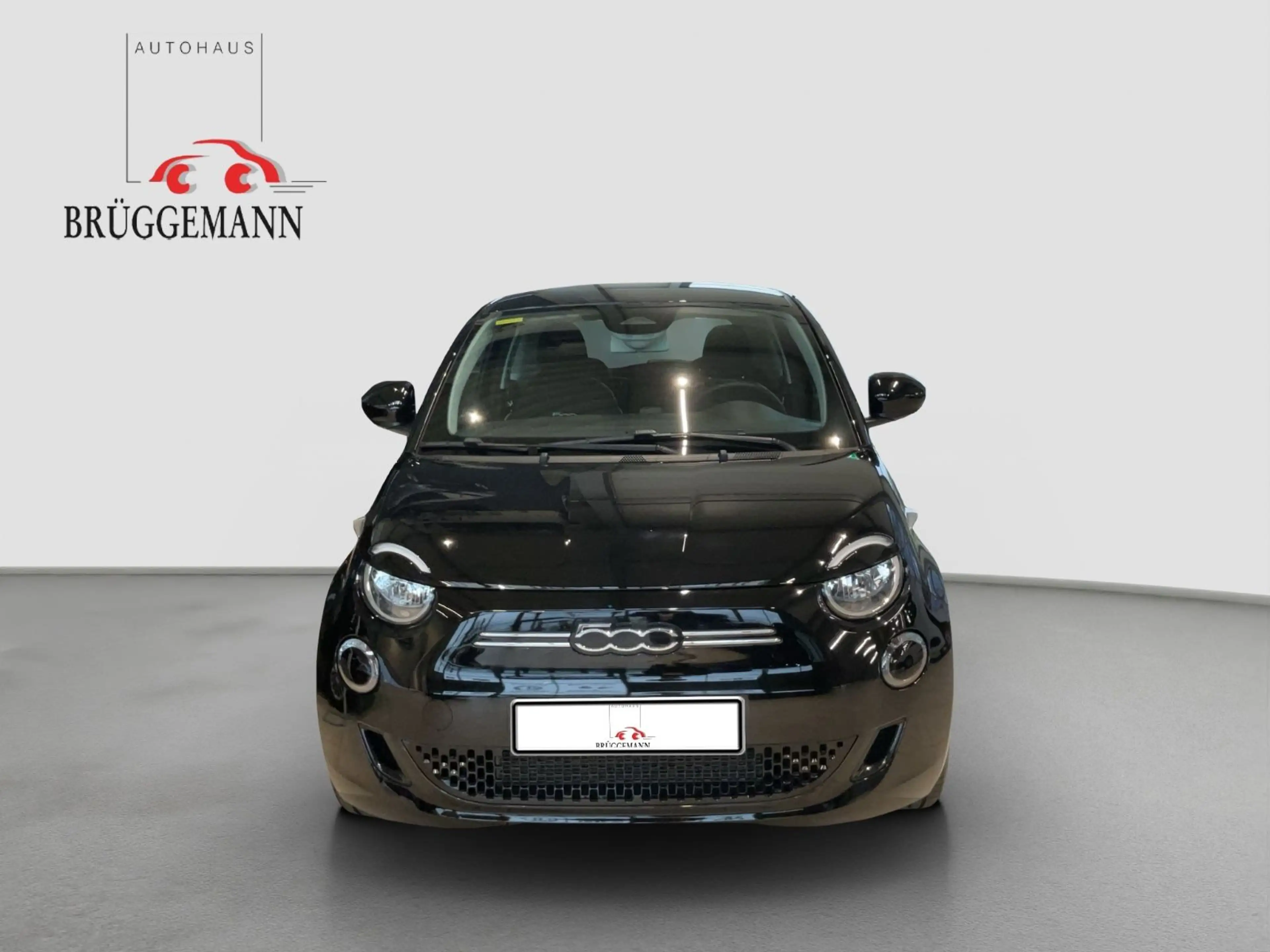 Fiat 500e Action + Ganzjahresreifen — photo 2