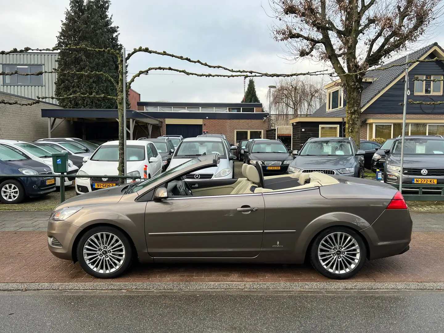 Ford Focus CC Coupé-Cabriolet 2.0 Titanium Braun - 2