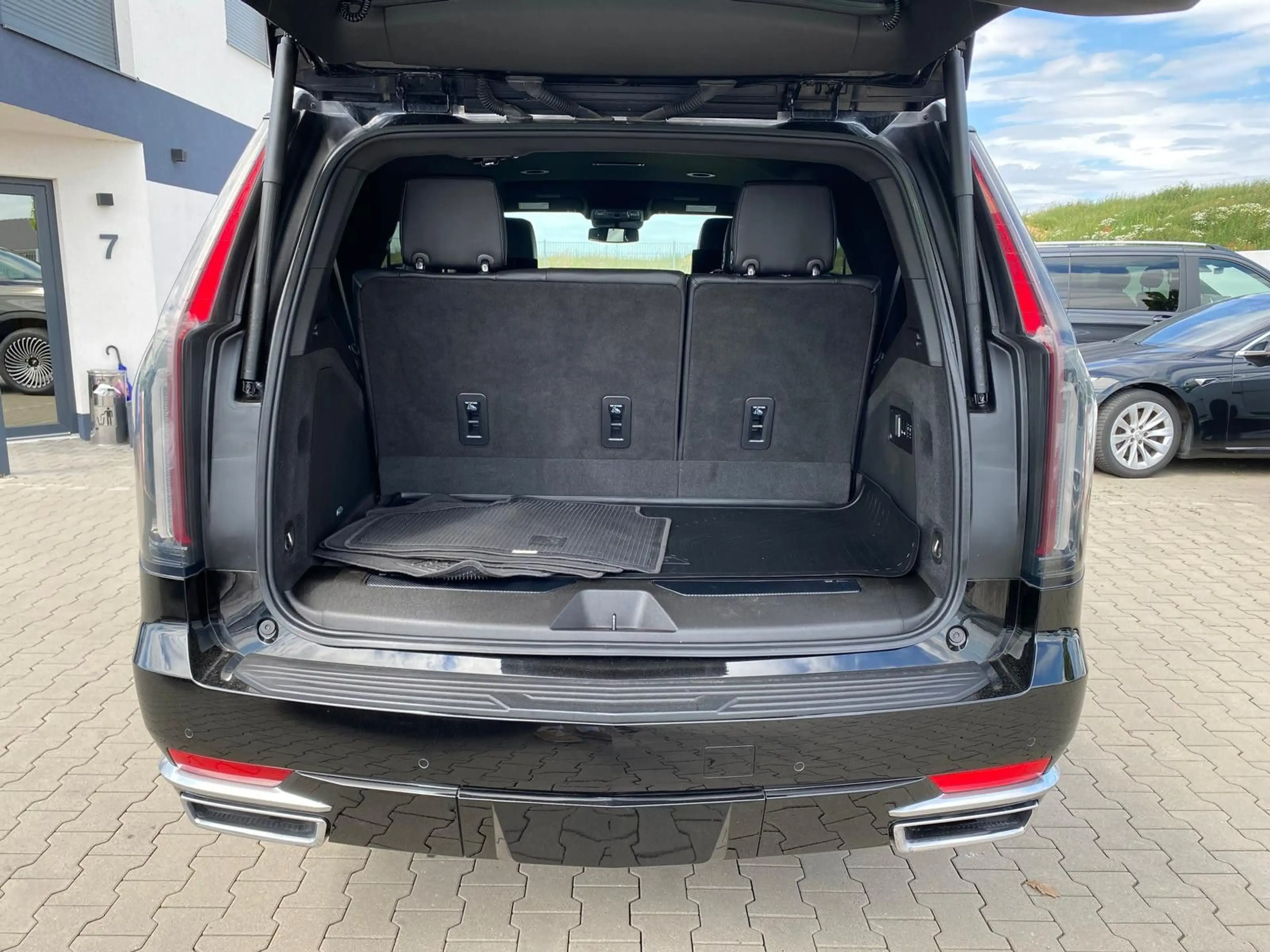 Cadillac Escalade Premium Luxury Platinum 6.2l V8 — photo 10