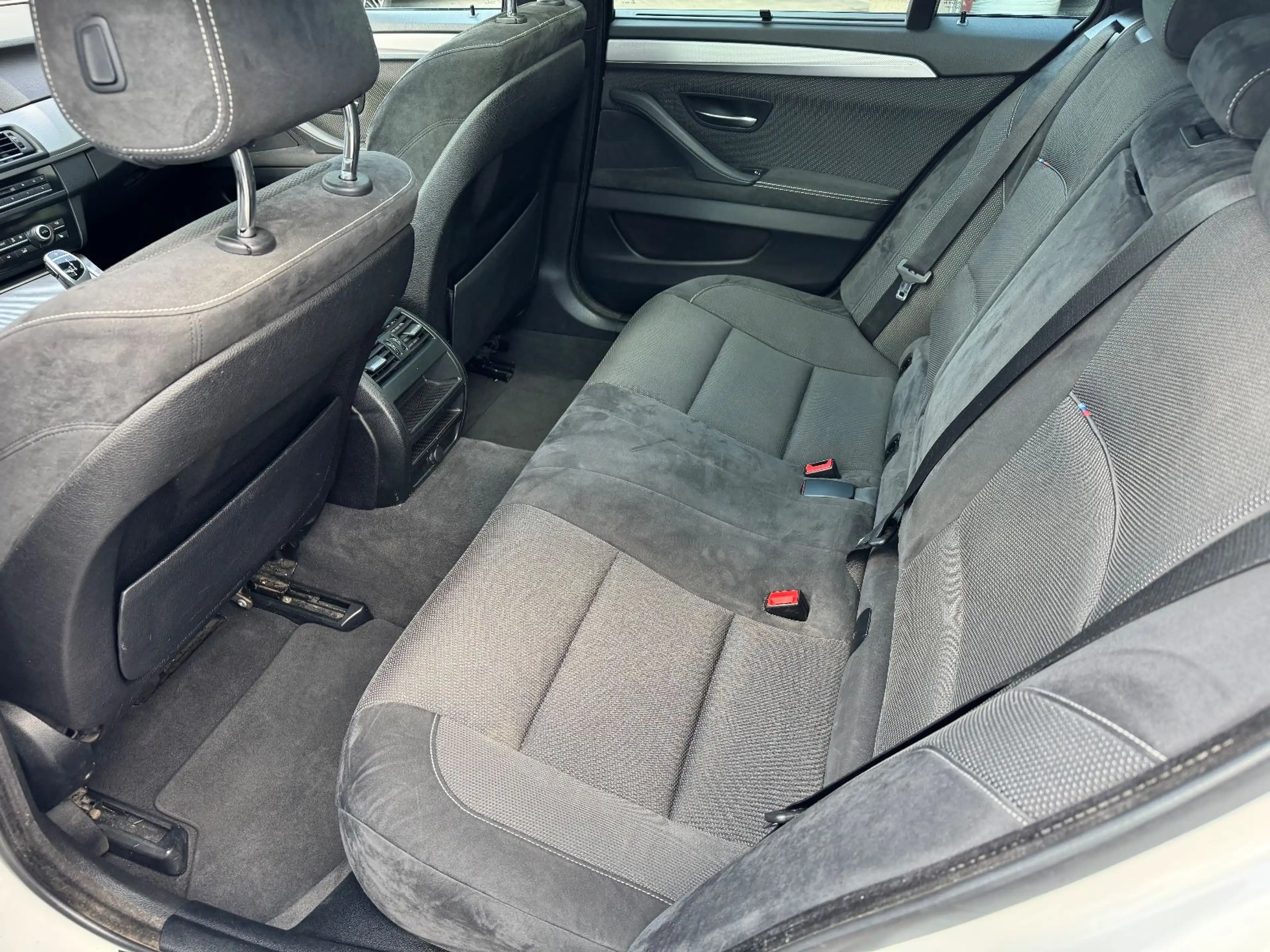 BMW 535 d xDrive Touring M-Sport*PANO/HARMAN-KARDON* — photo 15