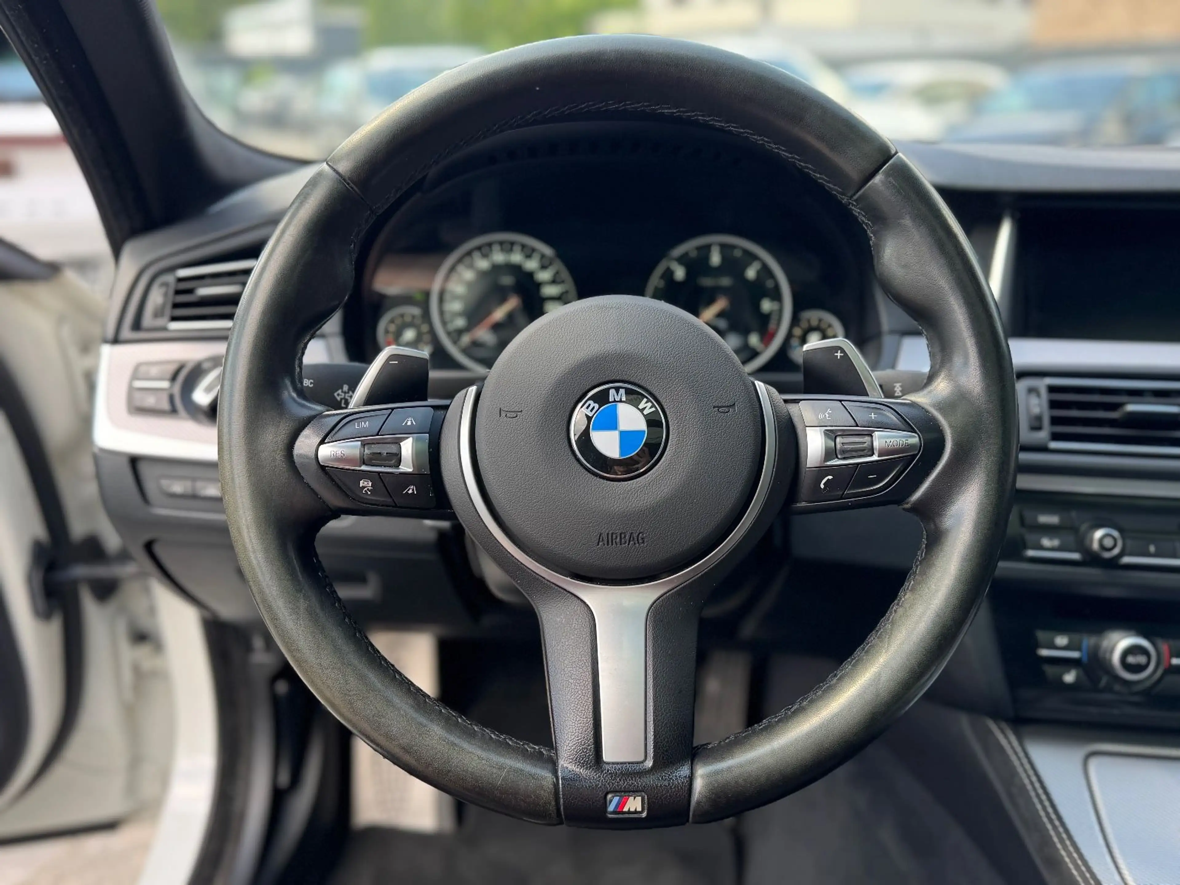 BMW 535 d xDrive Touring M-Sport*PANO/HARMAN-KARDON* — photo 12