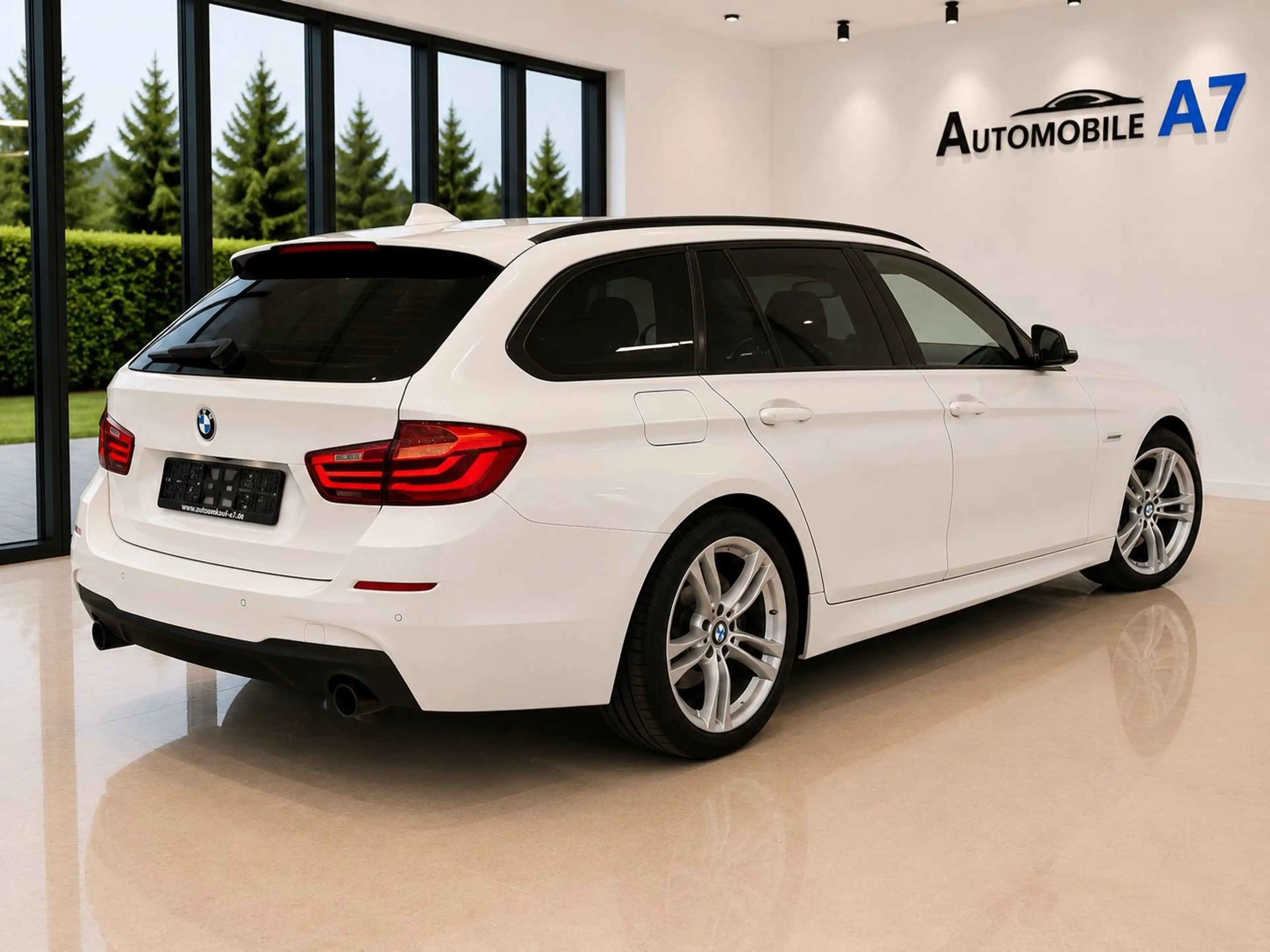 BMW 535 d xDrive Touring M-Sport*PANO/HARMAN-KARDON* — photo 4