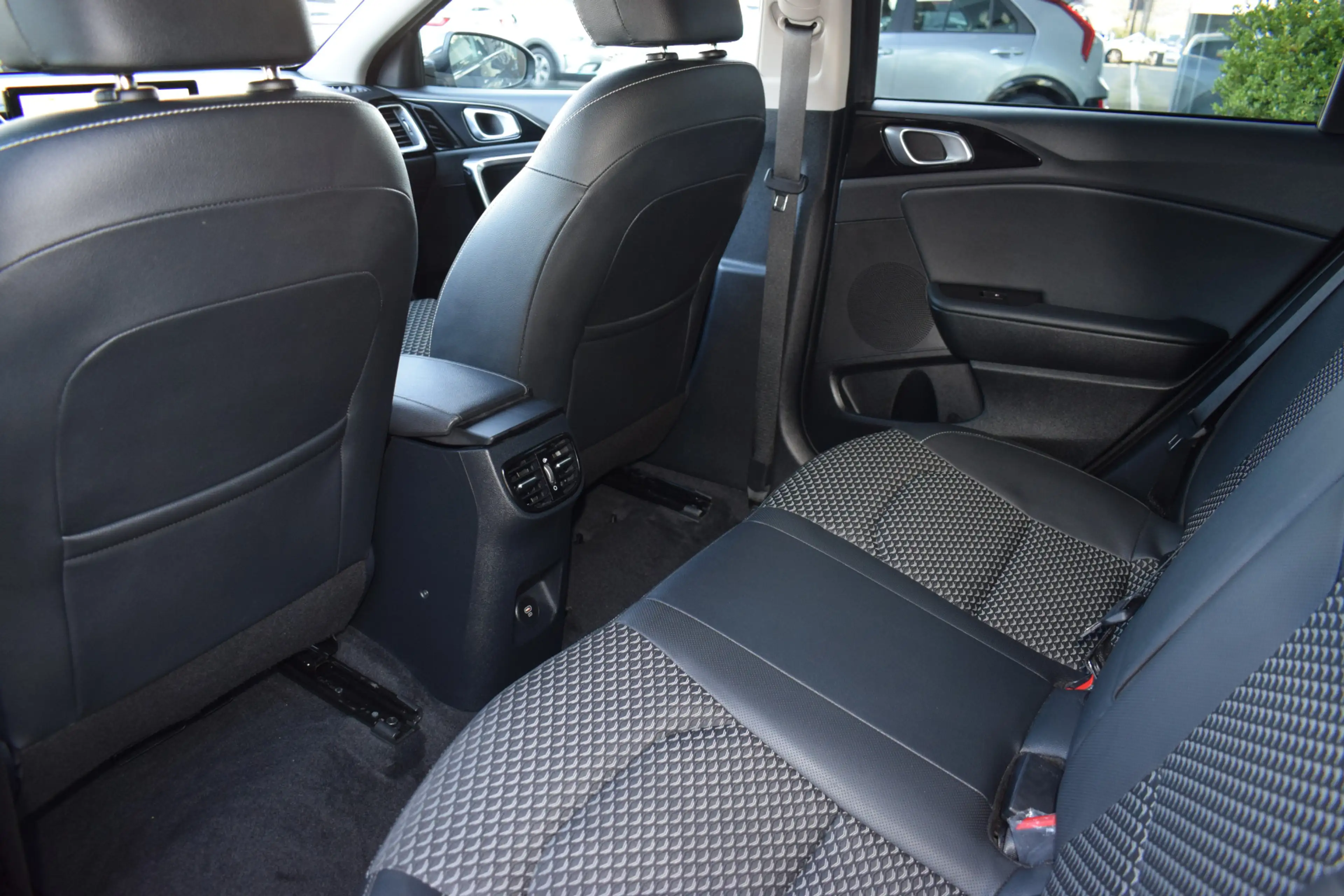Kia Ceed / cee'd 1.5 T-GDi DynamicPlusLine | Automaat | Stuur + Sto — photo 23