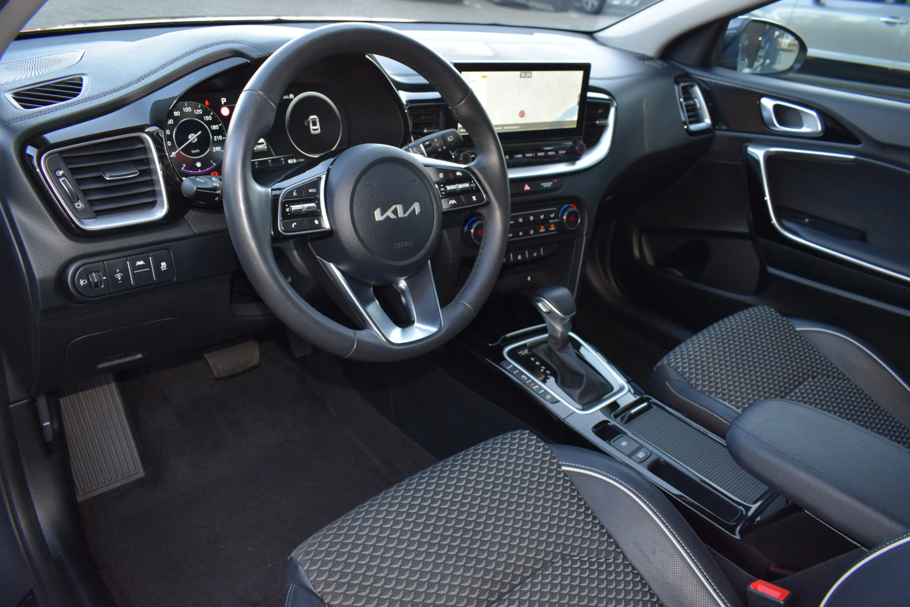 Kia Ceed / cee'd 1.5 T-GDi DynamicPlusLine | Automaat | Stuur + Sto — photo 10