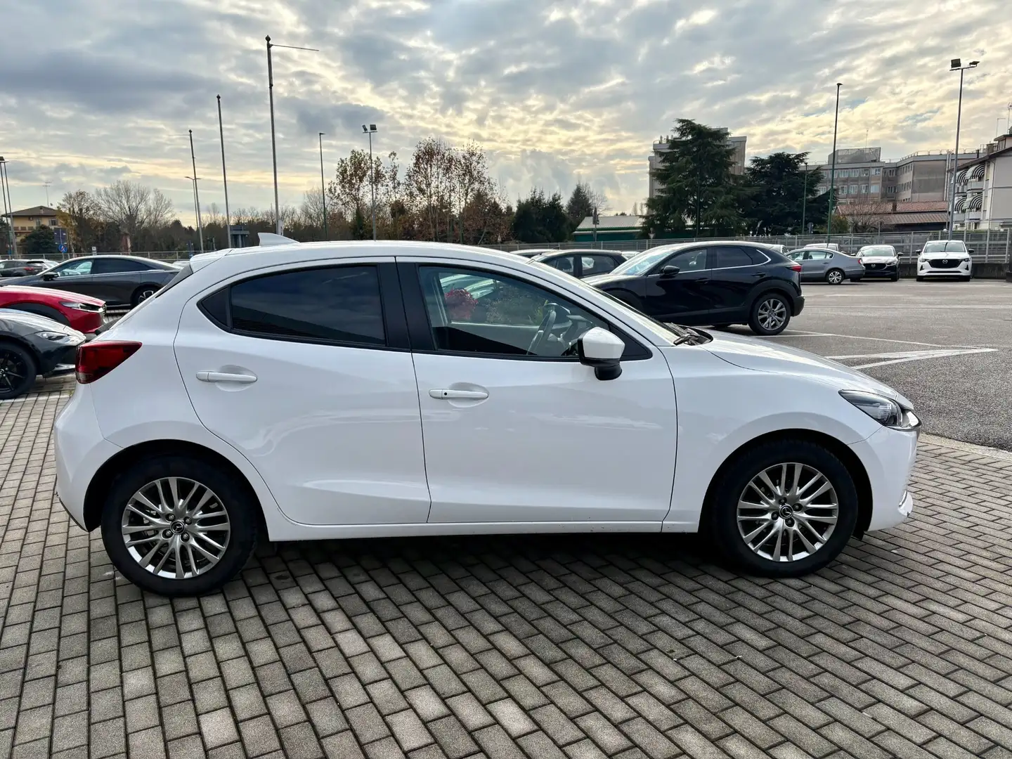 Mazda 2 Mazda2 1.5 Skyactiv-G 90 CV M Hybrid Exceed Blanc - 2