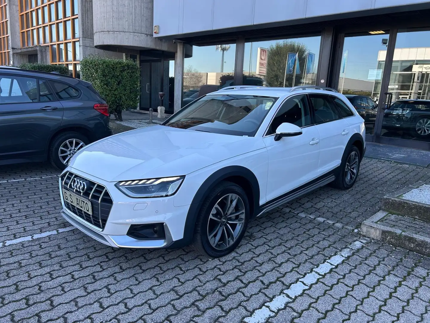 Audi A4 allroad Quattro 40 2.0 tdi Business 190cv s tronic Bianco - 1