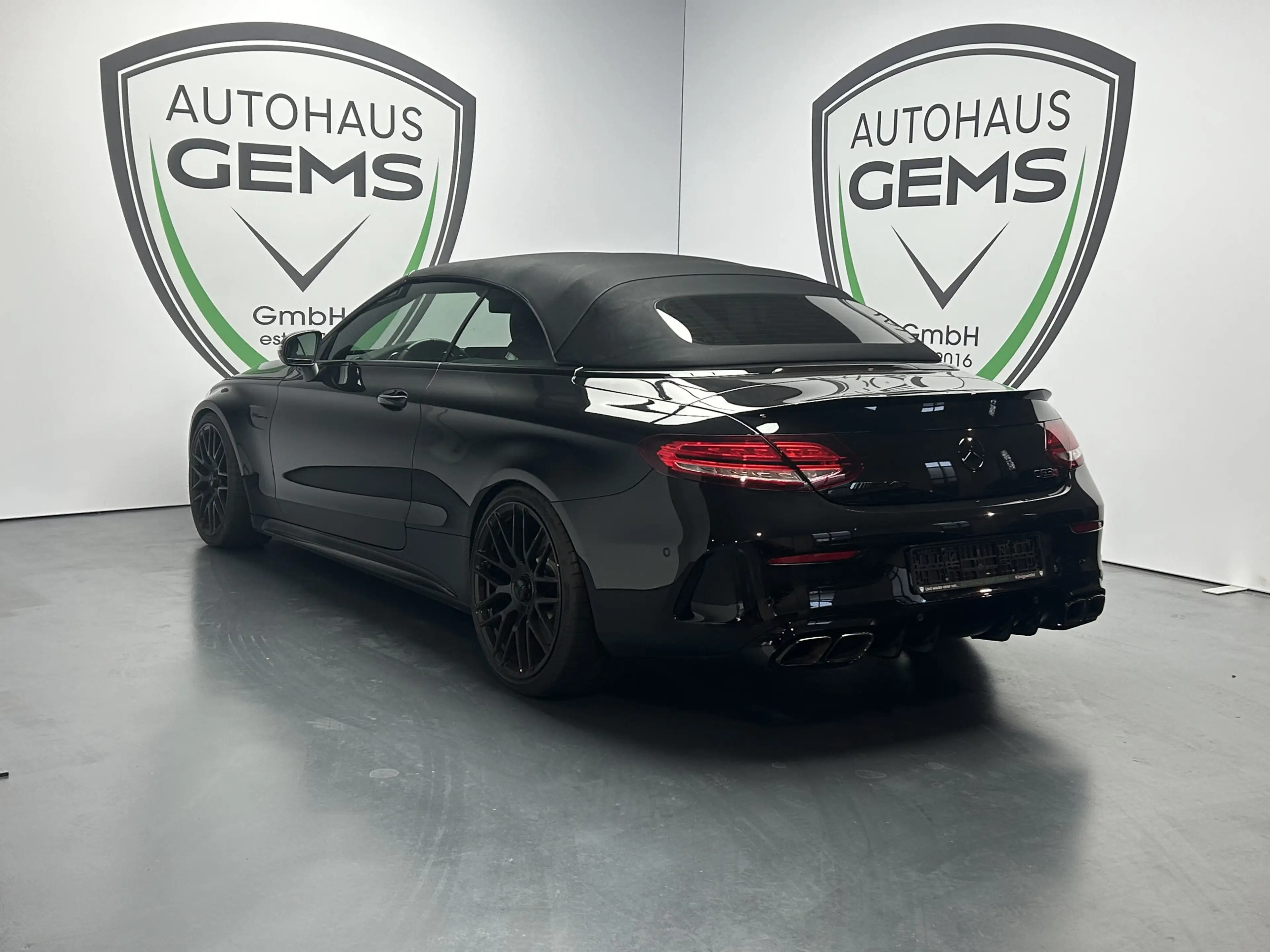 Mercedes-Benz C 63 AMG LED Burmester Ambiente R.Cam Memory — photo 7