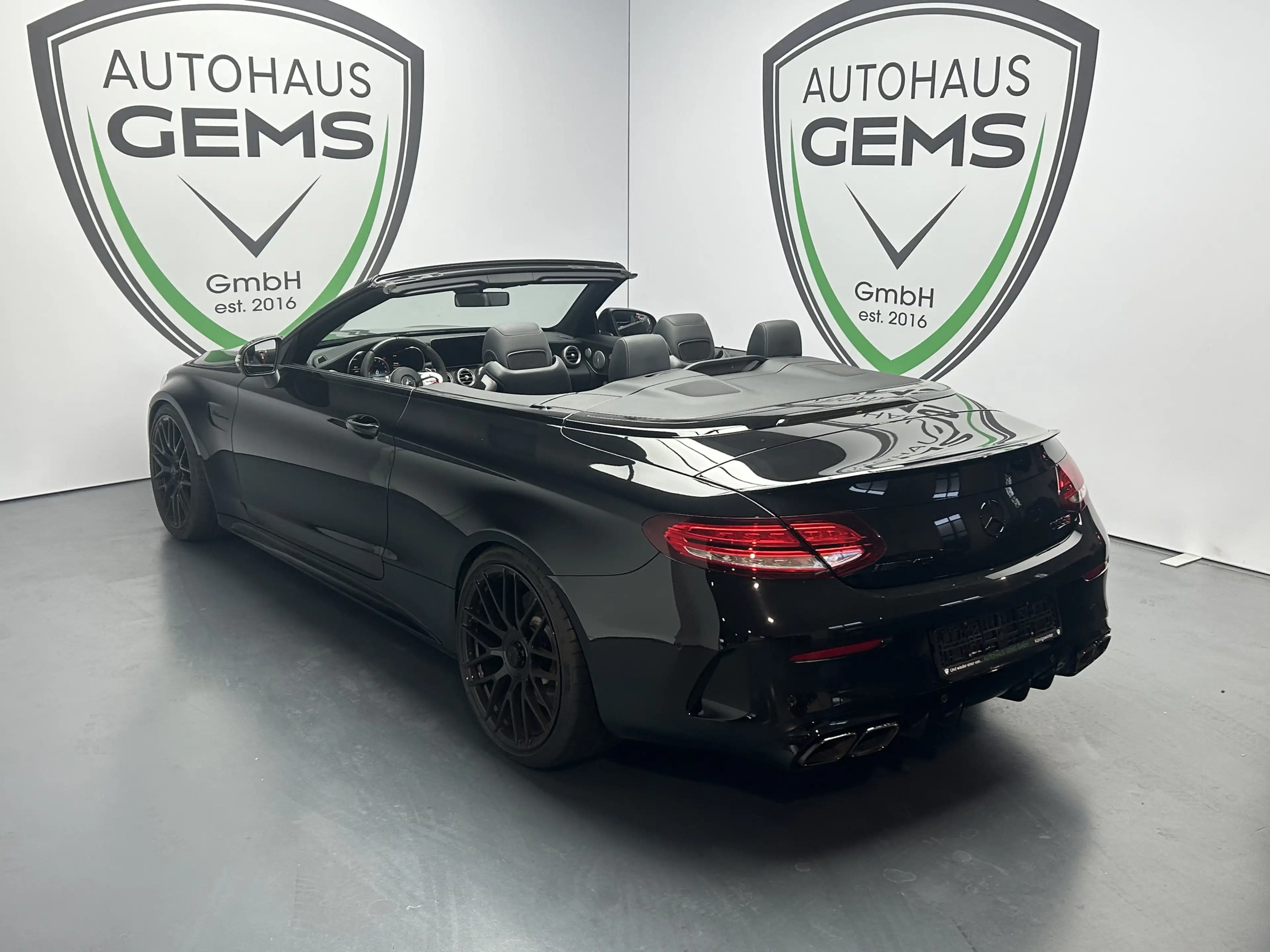 Mercedes-Benz C 63 AMG LED Burmester Ambiente R.Cam Memory — photo 4