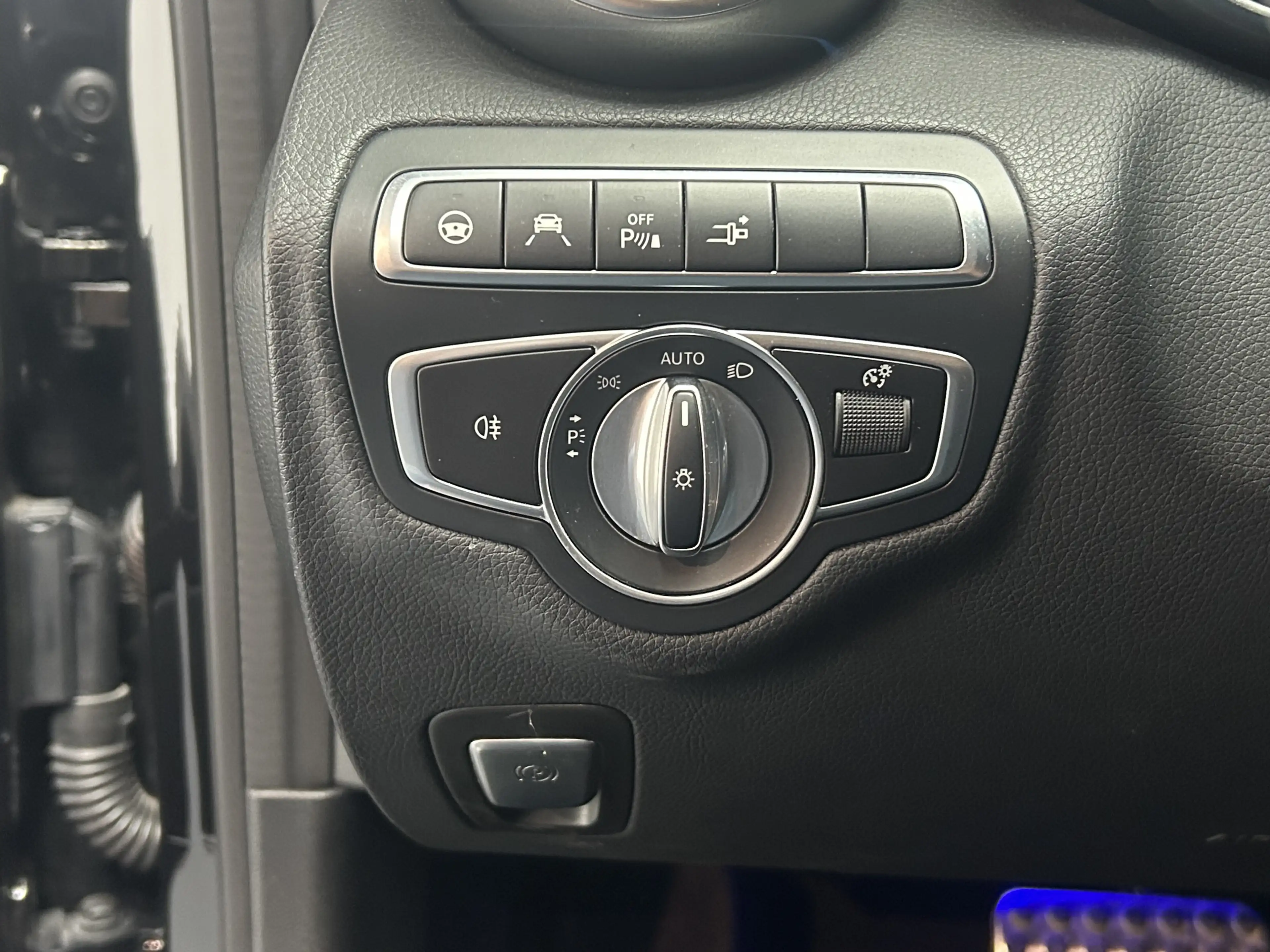 Mercedes-Benz C 63 AMG LED Burmester Ambiente R.Cam Memory — photo 18