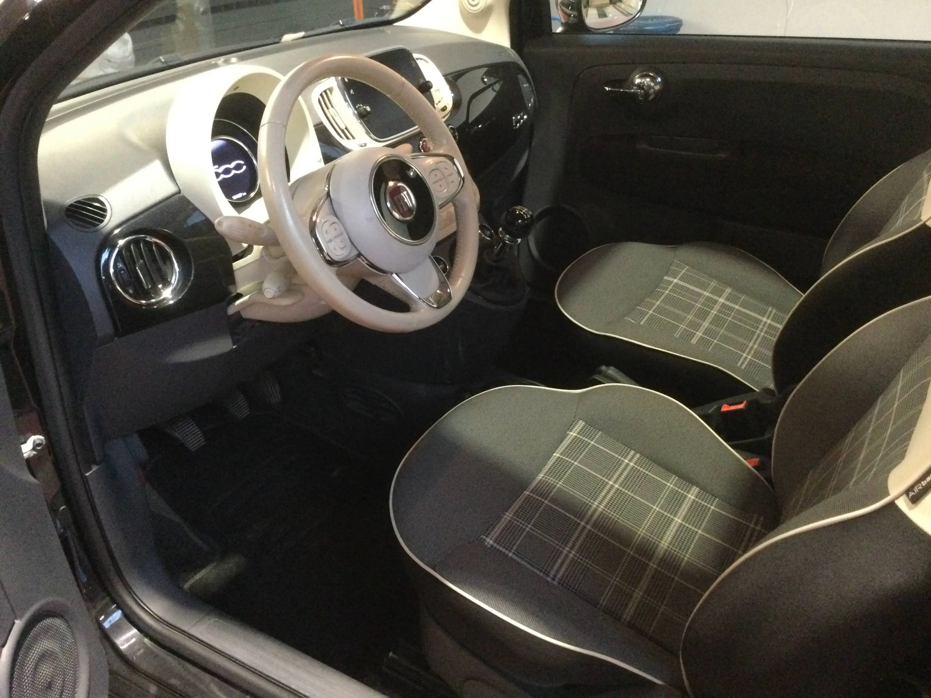 Fiat 500 500 1.2i Live Edizione Live Edizione — photo 8