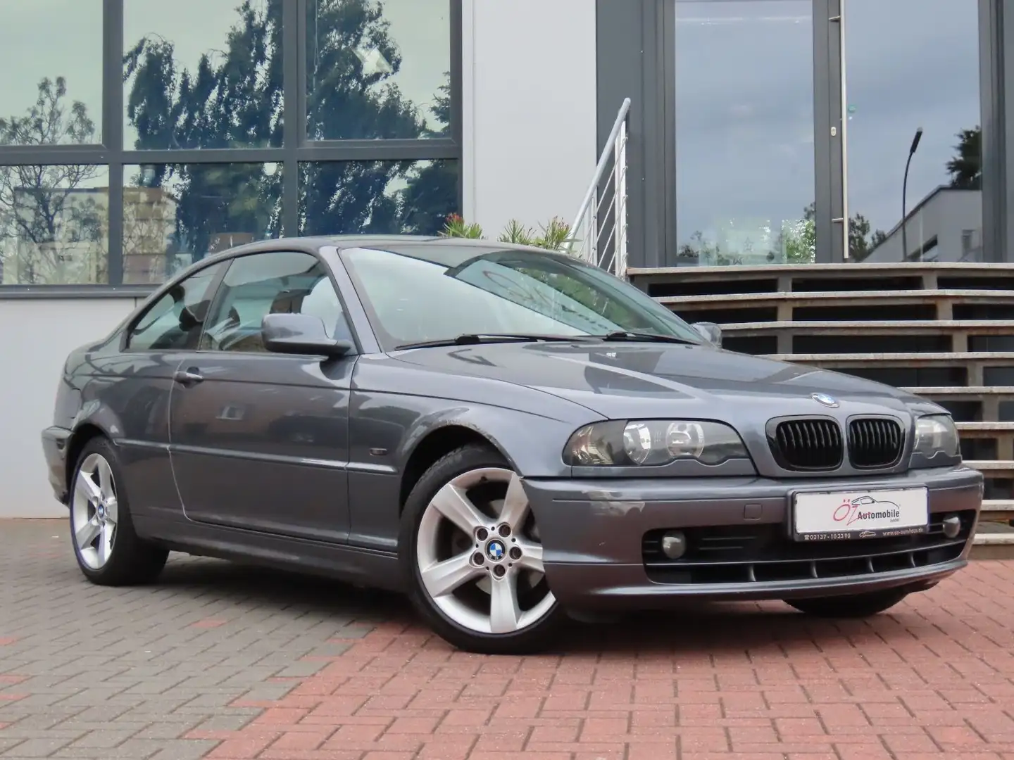 BMW 318 Ci Coupe Autom. Sitzheizung Klimaautomatik Grau - 1