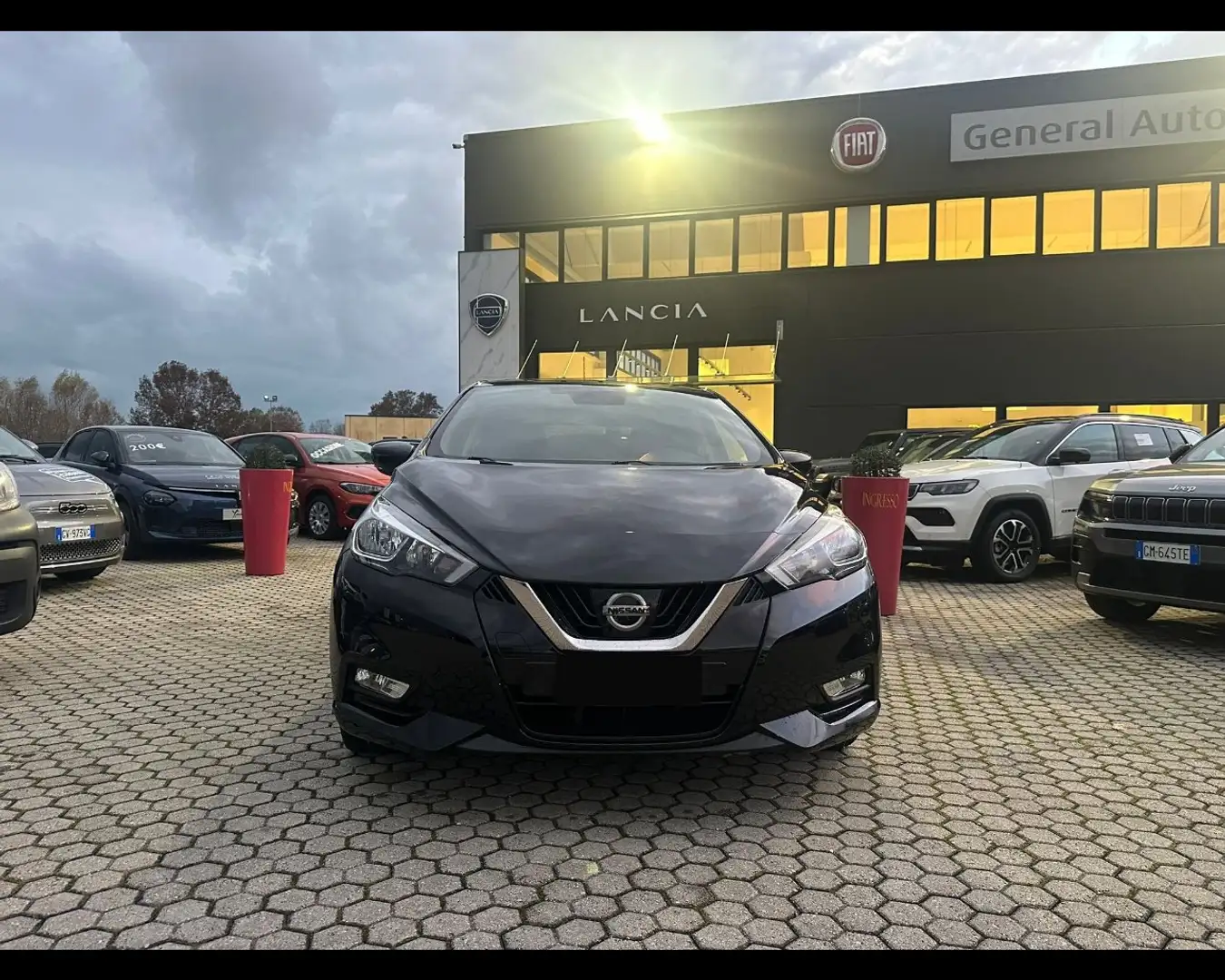 Nissan Micra V 2017 1.5 dci Acenta 90cv crna - 2