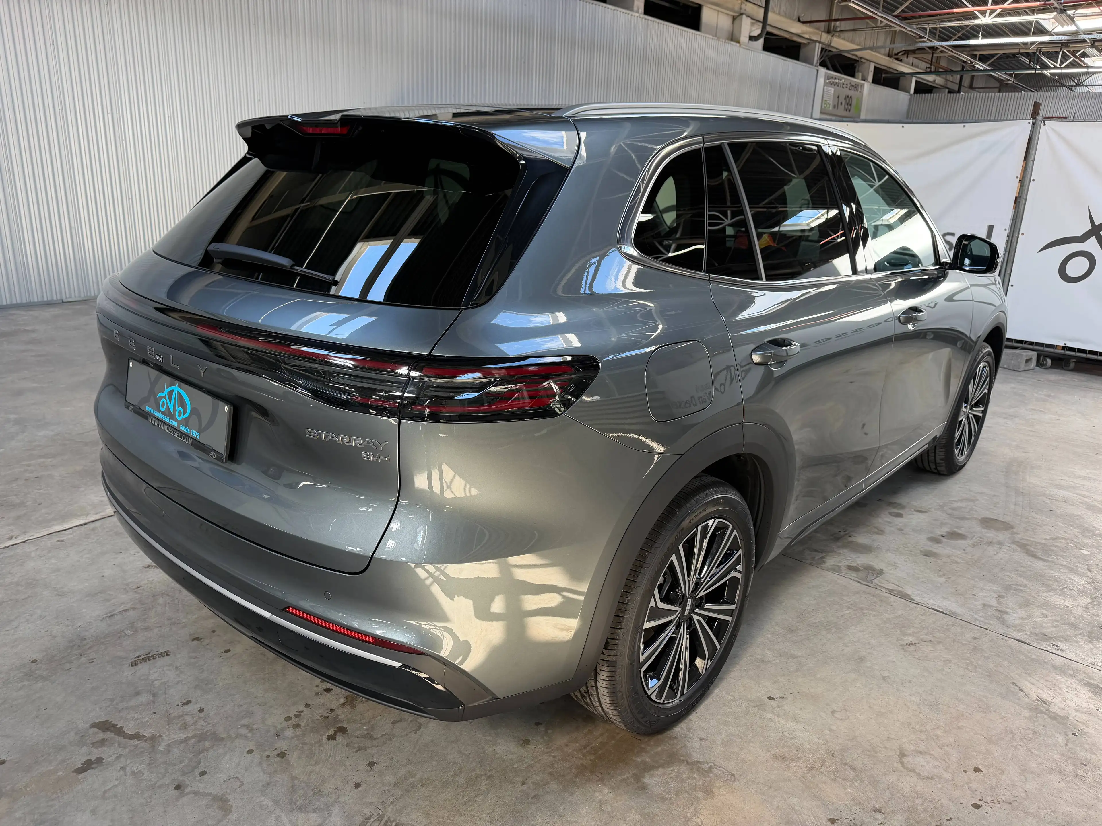 Geely Starray EM-i MAX+ PHEV 29,8 kWh Leder Pano Flyme 19" — photo 3