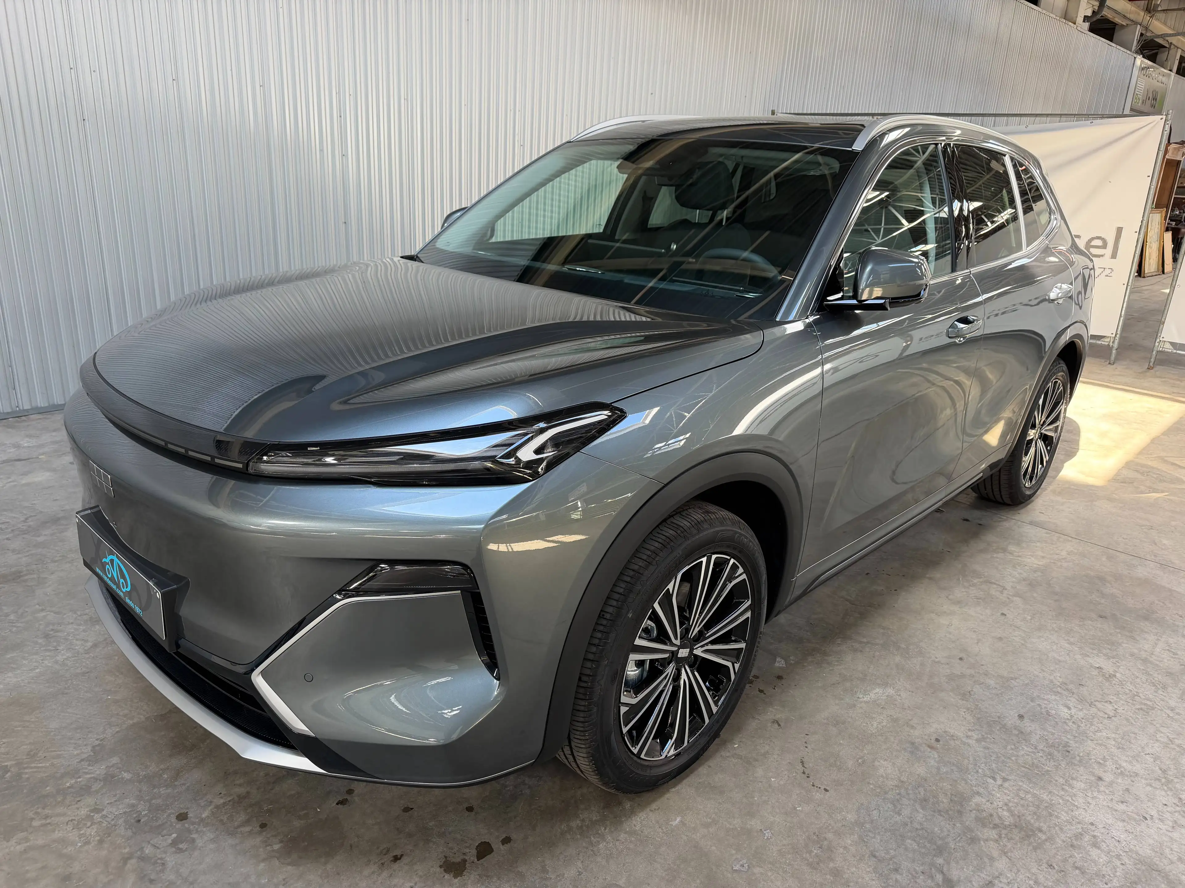 Geely Starray EM-i MAX+ PHEV 29,8 kWh Leder Pano Flyme 19"