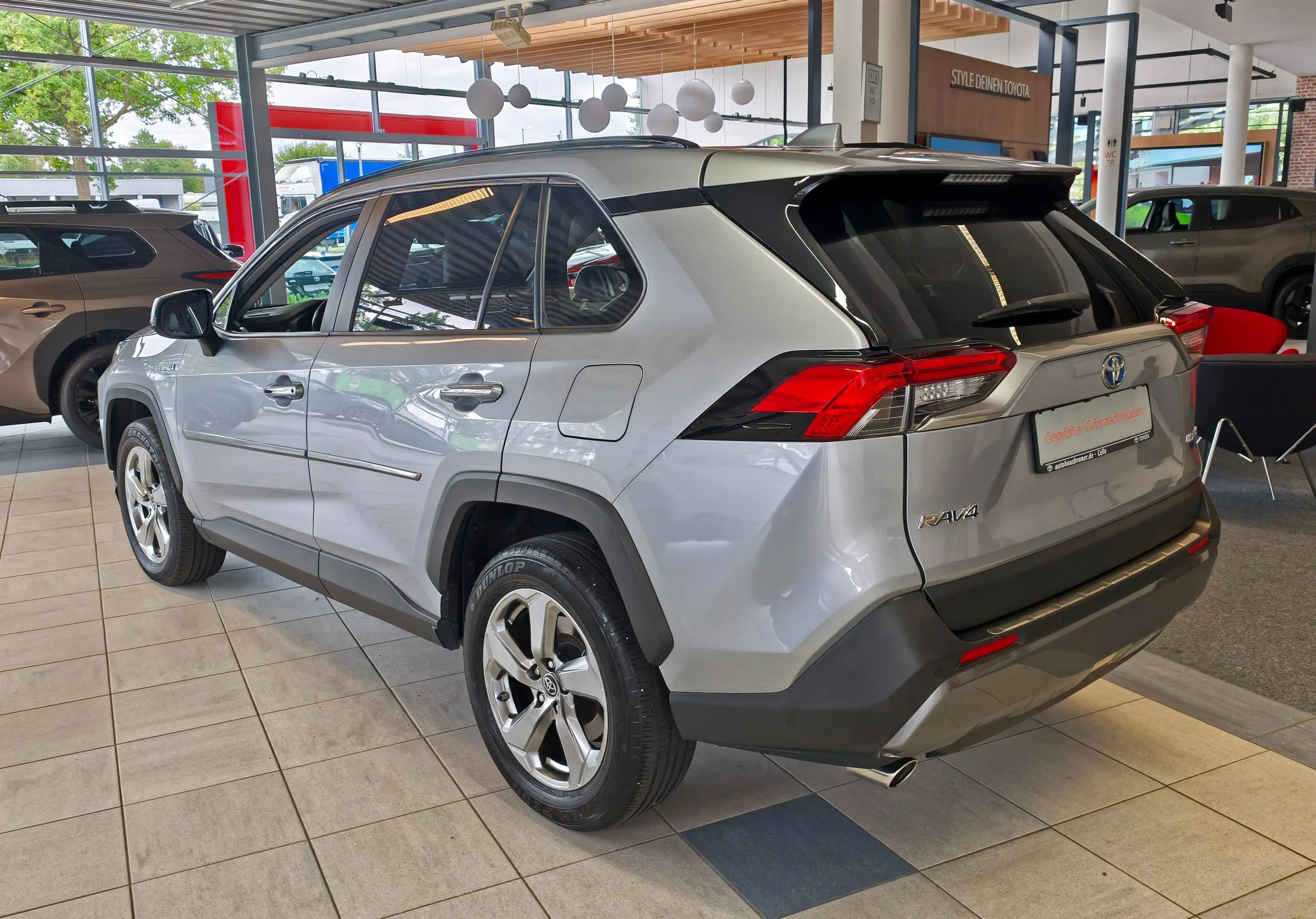 Toyota RAV 4 RAV4 Hybrid 2.5 4x2 Hybrid Lounge + Navi + — photo 4