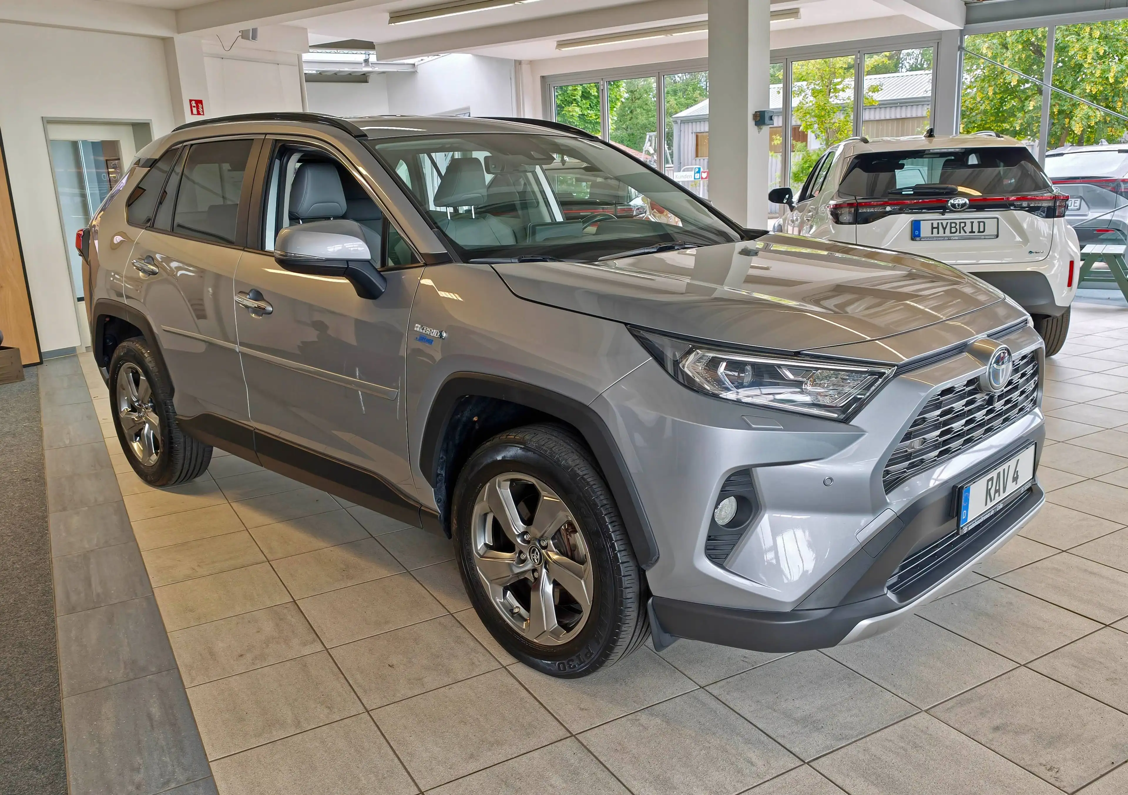Toyota RAV 4 RAV4 Hybrid 2.5 4x2 Hybrid Lounge + Navi + — photo 2