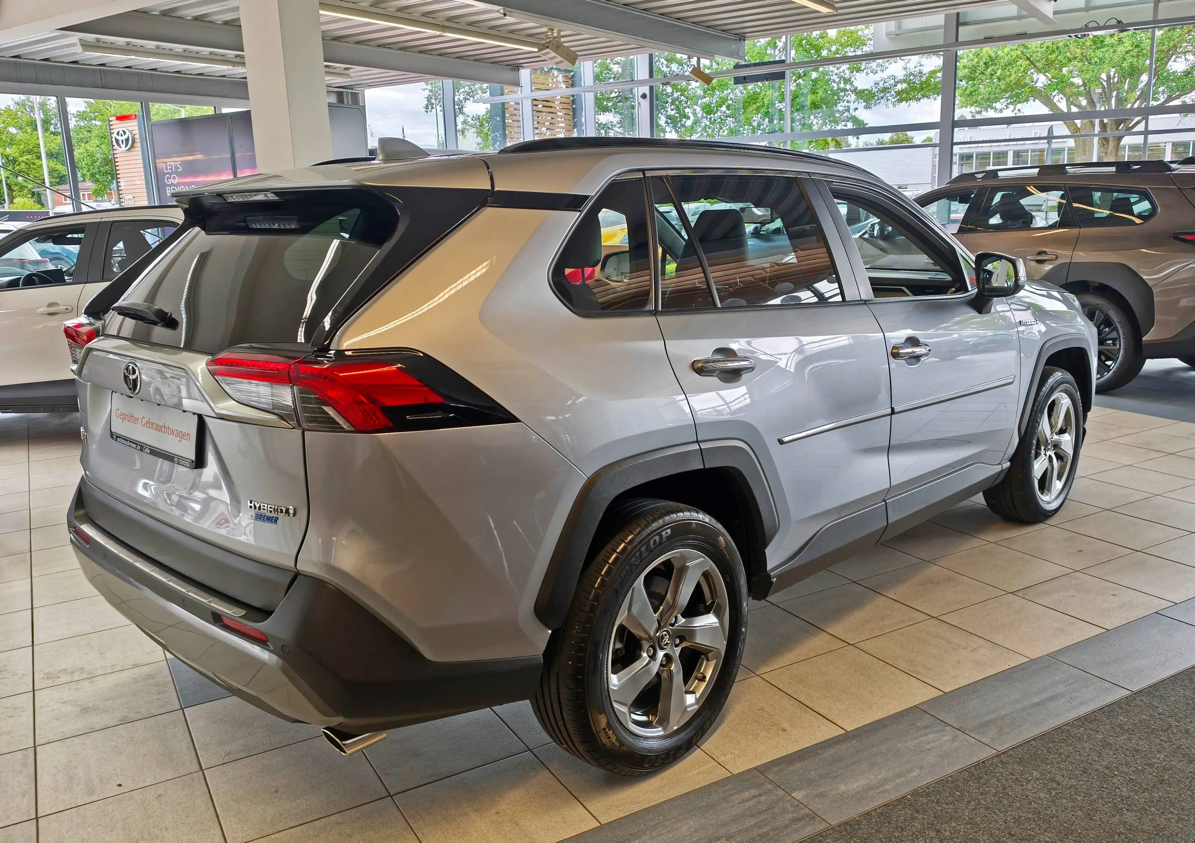 Toyota RAV 4 RAV4 Hybrid 2.5 4x2 Hybrid Lounge + Navi + — photo 3