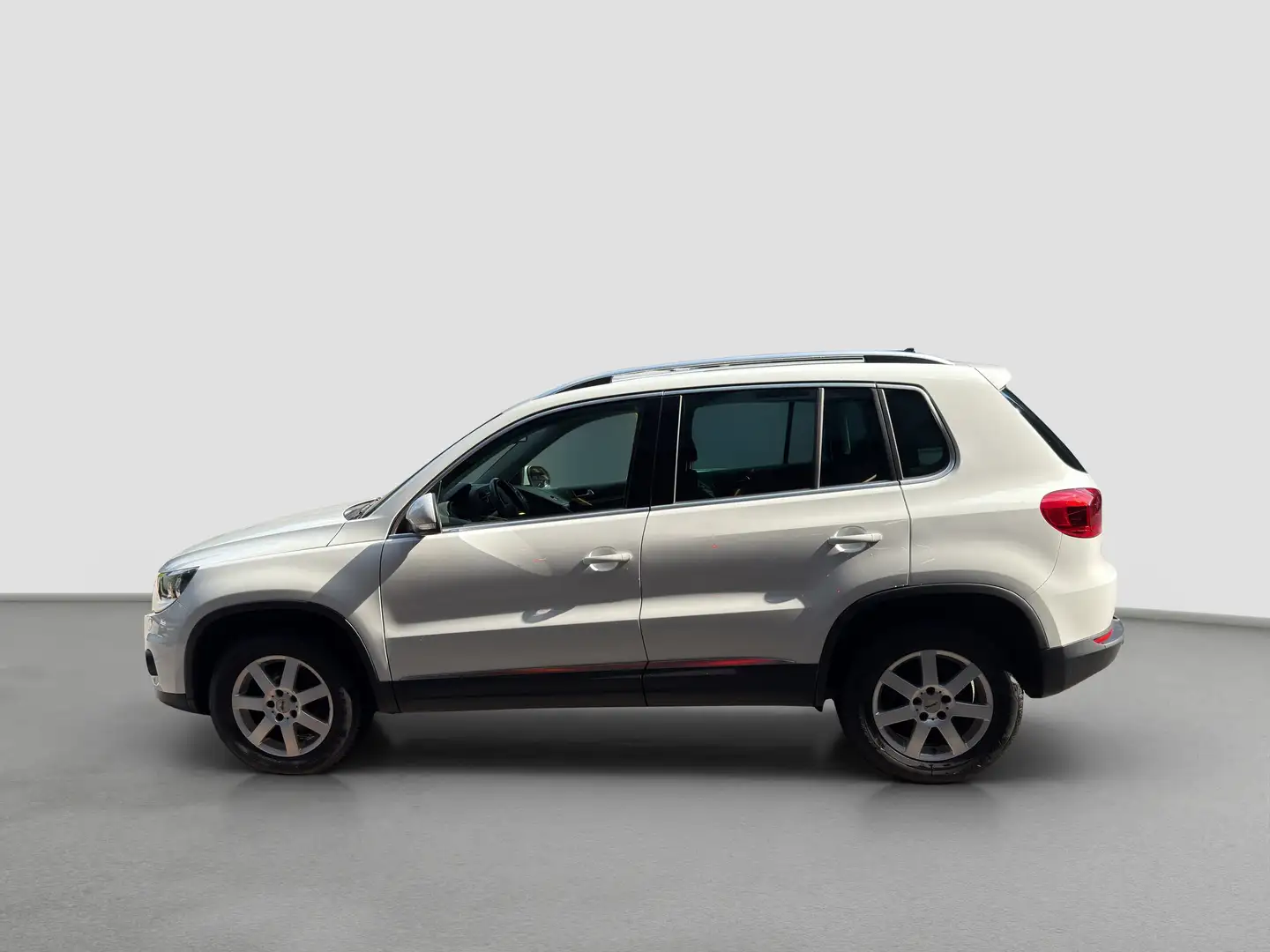 Volkswagen Tiguan VW Tiguan Allrad Connect Automatik 2,0 TDI Weiß - 2