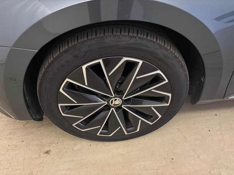 Skoda Superb Combi 1.4 TSI L&K iV Virtual 360° AHK ACC — photo 10