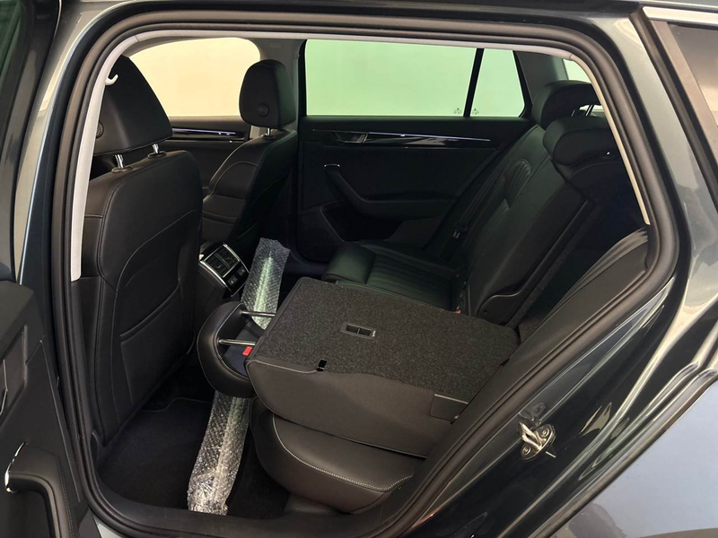 Skoda Superb Combi 1.4 TSI L&K iV Virtual 360° AHK ACC — photo 6