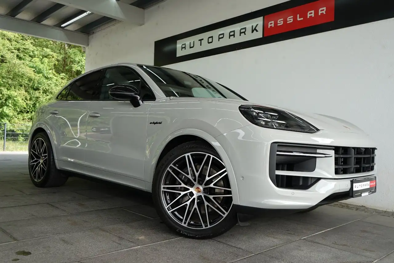 Porsche Cayenne Coupe E-Hybrid Black Edition/Kreide /22z 7