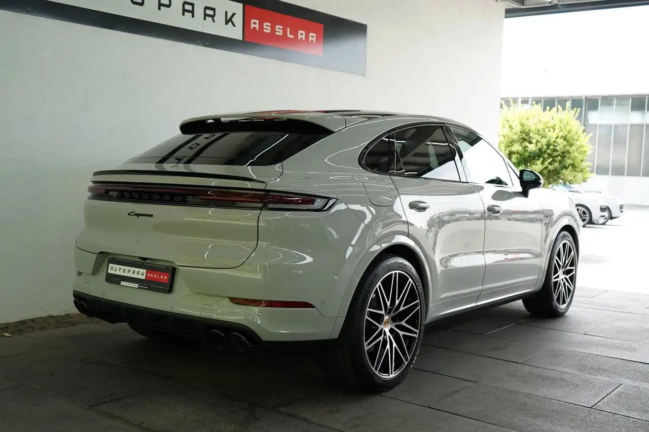 Porsche Cayenne Coupe E-Hybrid Black Edition/Kreide /22z 3
