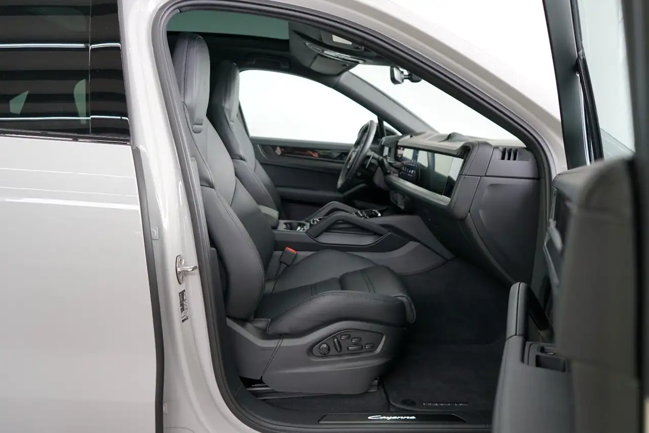 Porsche Cayenne Coupe E-Hybrid Black Edition/Kreide /22z 11