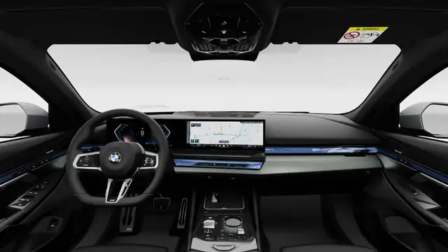 BMW 5 Series view 10