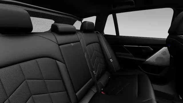 BMW 5 Series view 12