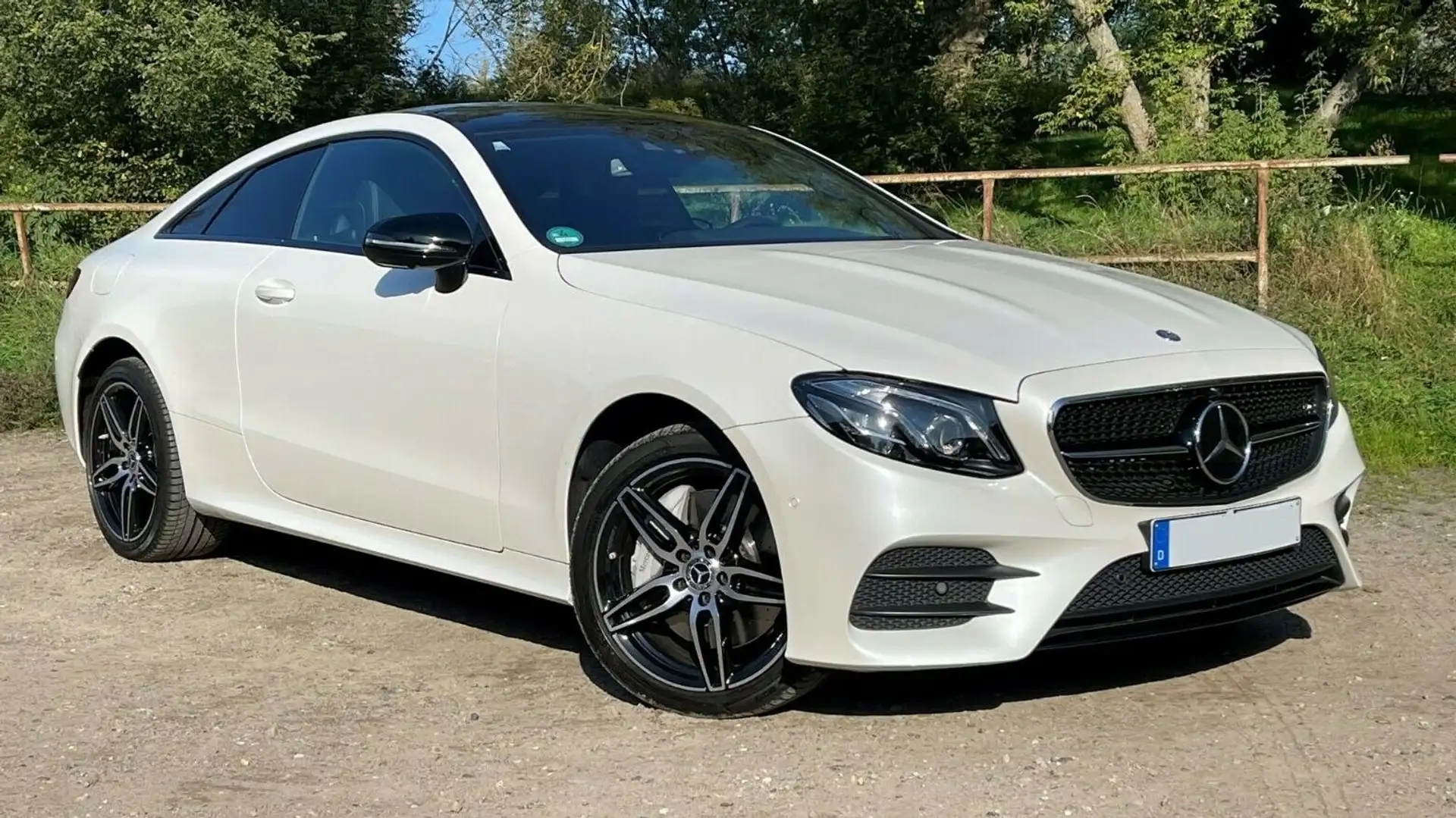Mercedes-Benz E 300 E Coupe Bianco - 1