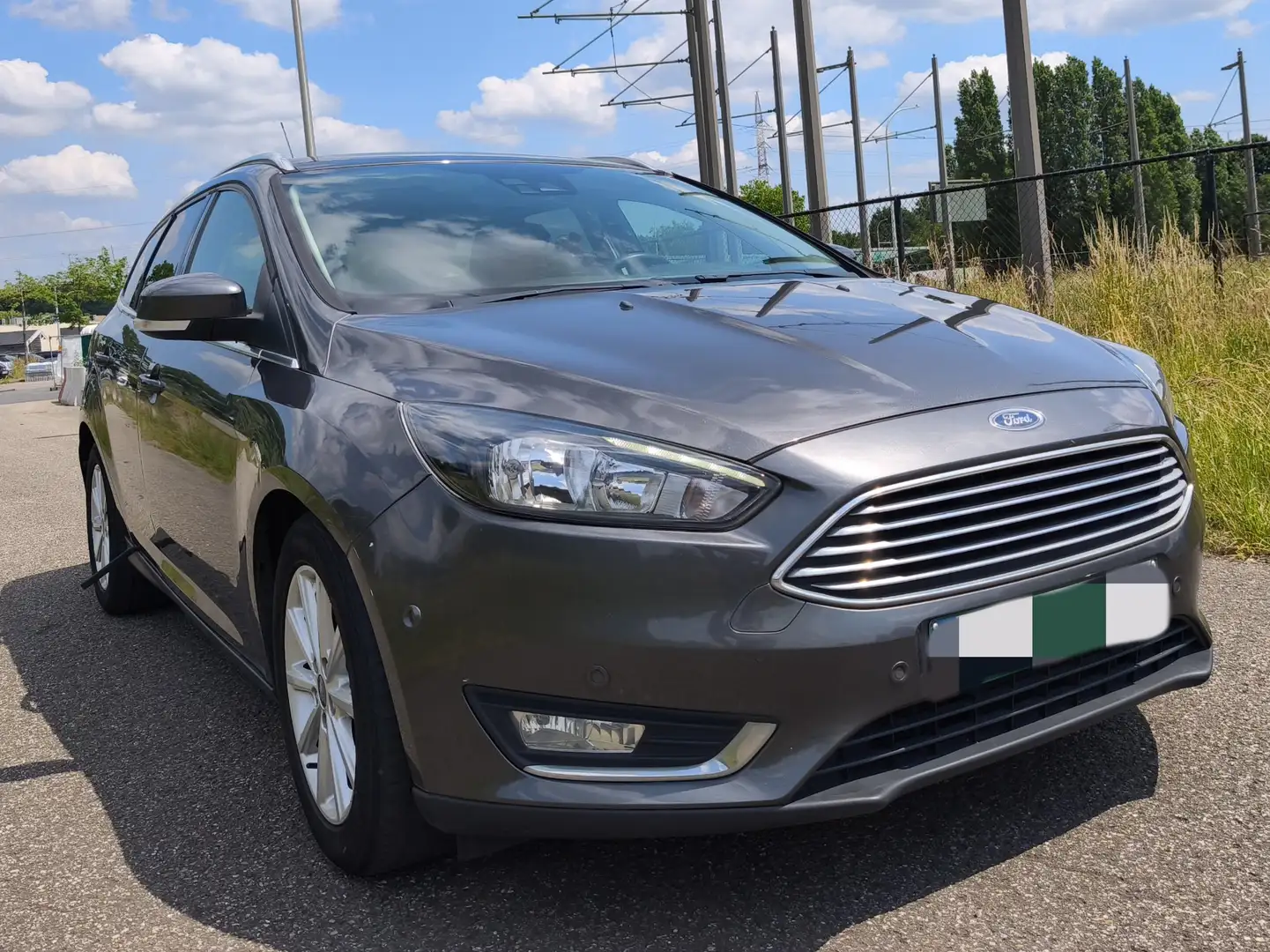 Ford Focus Turnier 2.0 TDCi DPF Start-Stopp-System Titanium Bruin - 2
