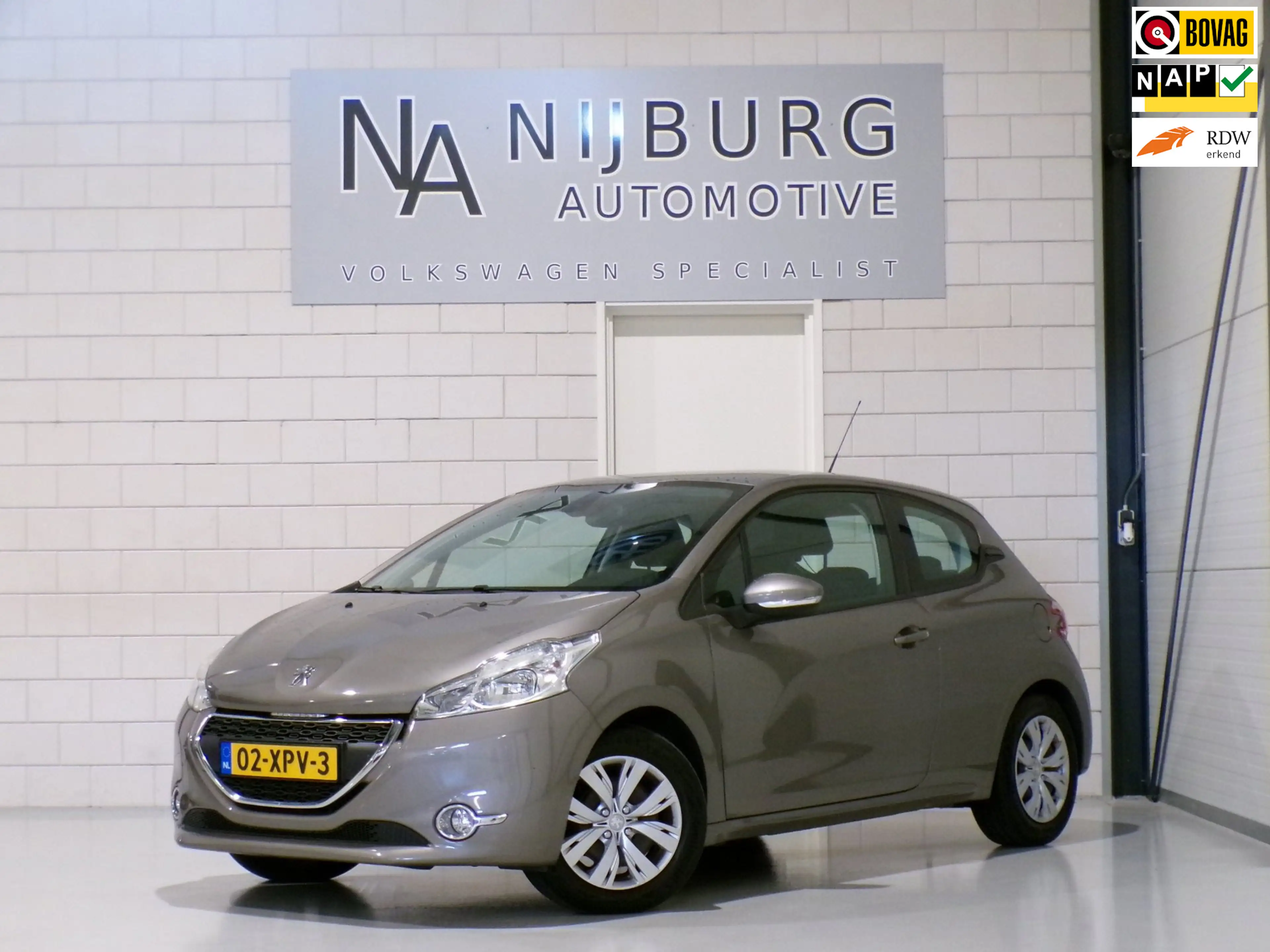 Peugeot 208 1.4 VTi 95PK Envy "Origineel NL!" Trekhaak Parkeer