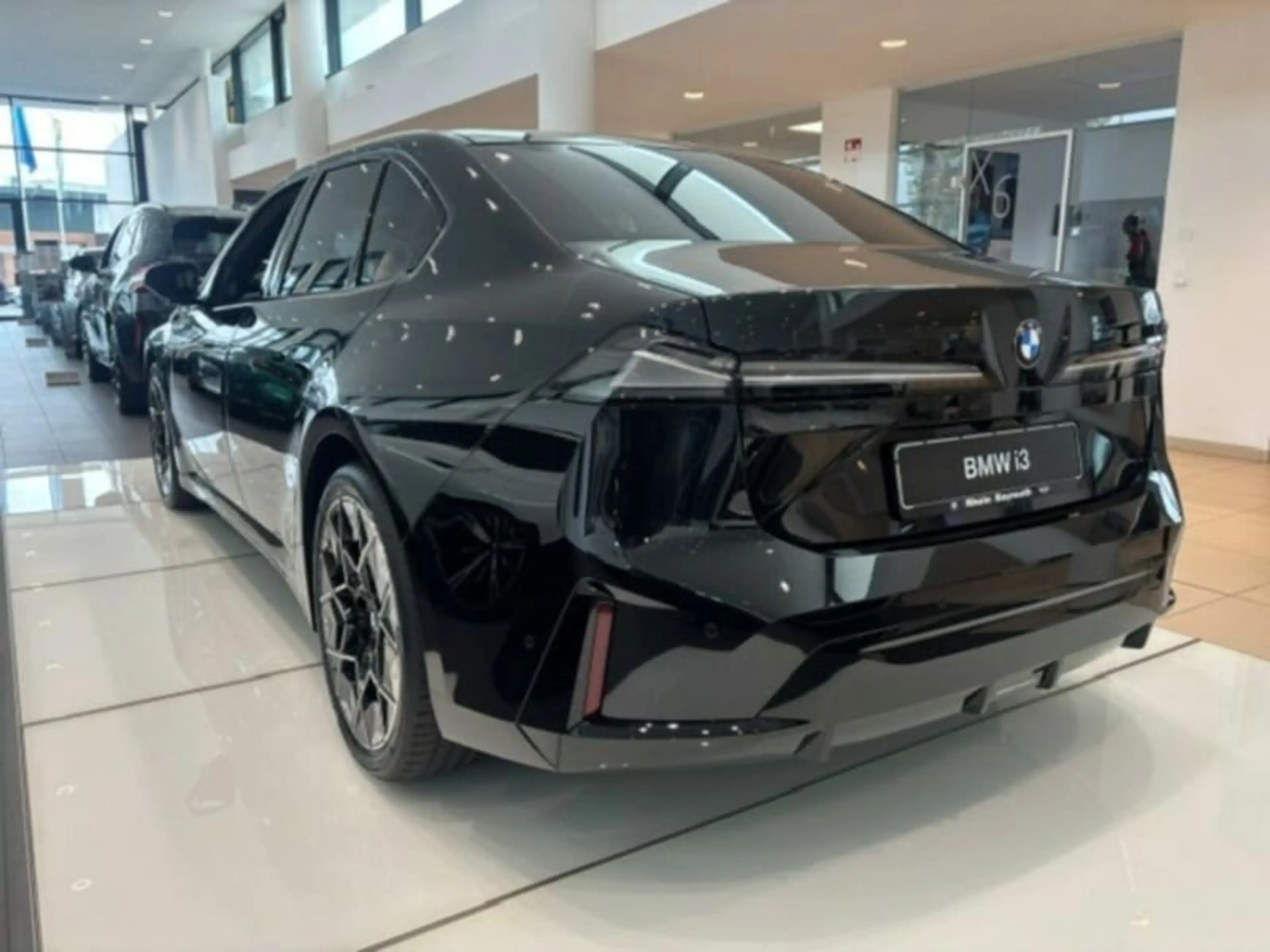 BMW i3 50 xDrive Limousine M Sportpaket — photo 8