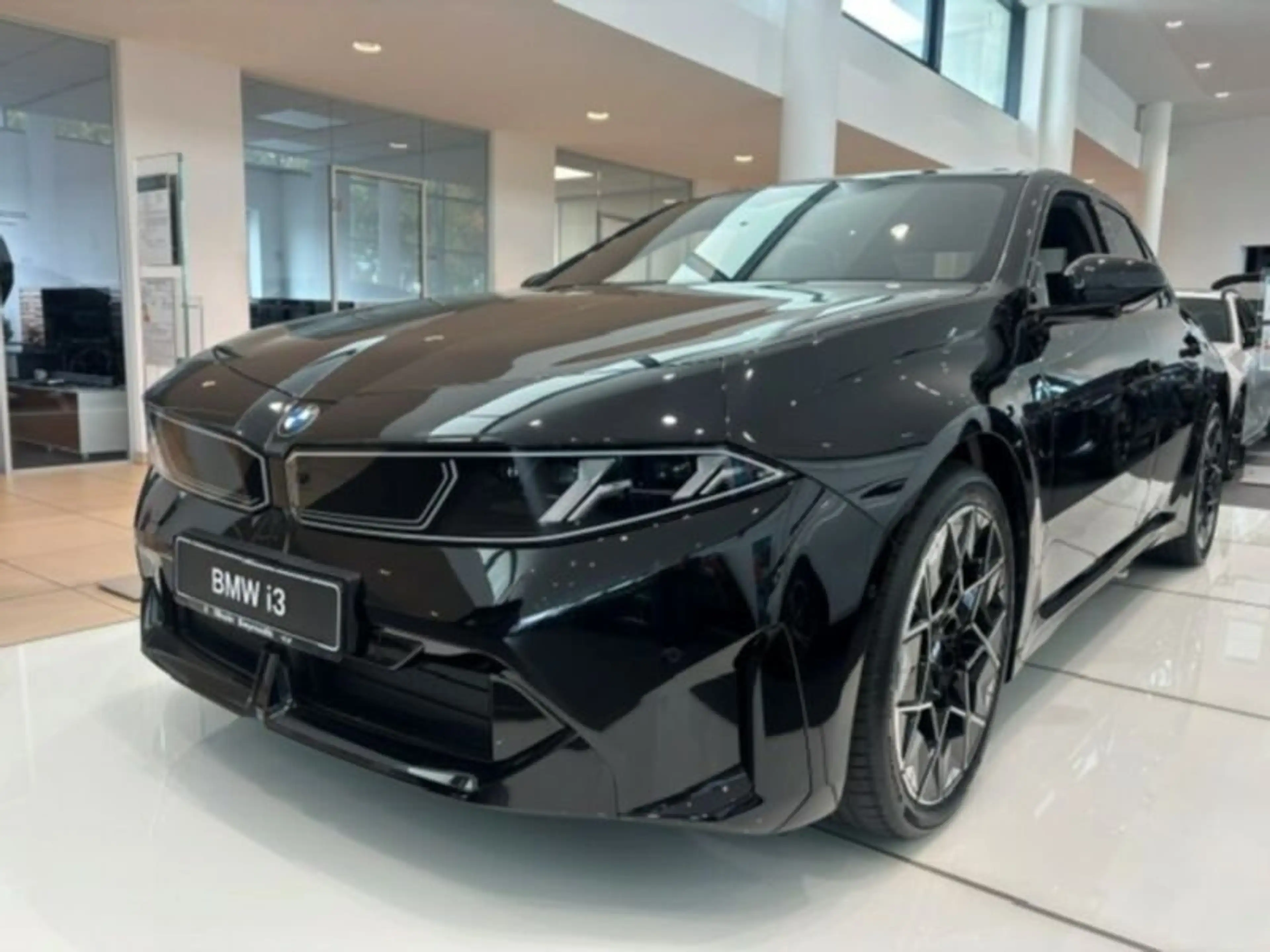 BMW i3 50 xDrive Limousine M Sportpaket — photo 2