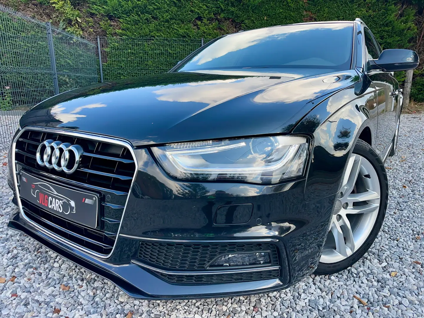 Audi A4 A4 Avant 2.0 TDi S line int. / Ext. 1ere Main !! Schwarz - 2