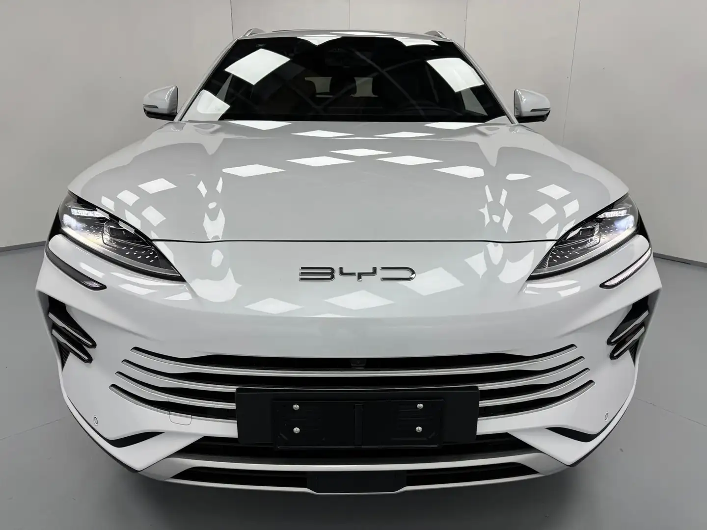 BYD Seal U DMi BOOST Super DM Technology  e-CVT 218CV PROMO! Weiß - 2