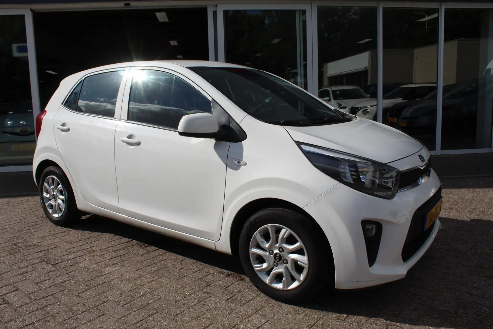 Kia Picanto 1.0 CVVT ComfortPlusLine Navigator Wit - 2