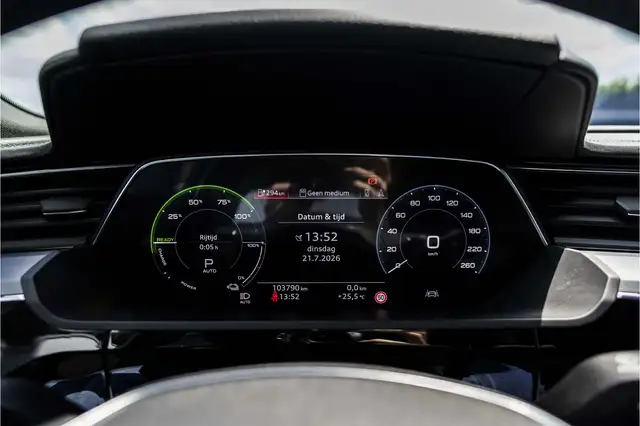 Audi E-Tron view 8