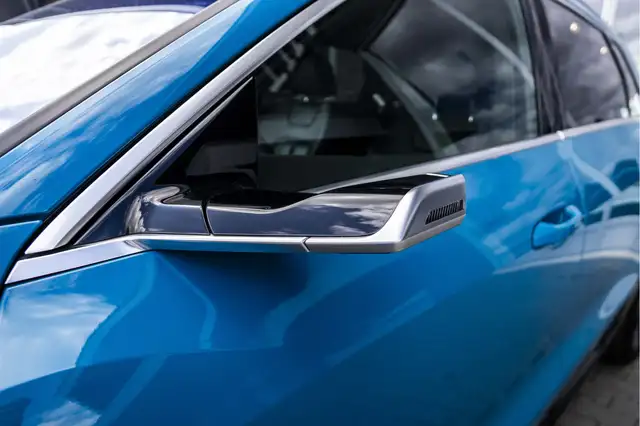 Audi E-Tron view 27